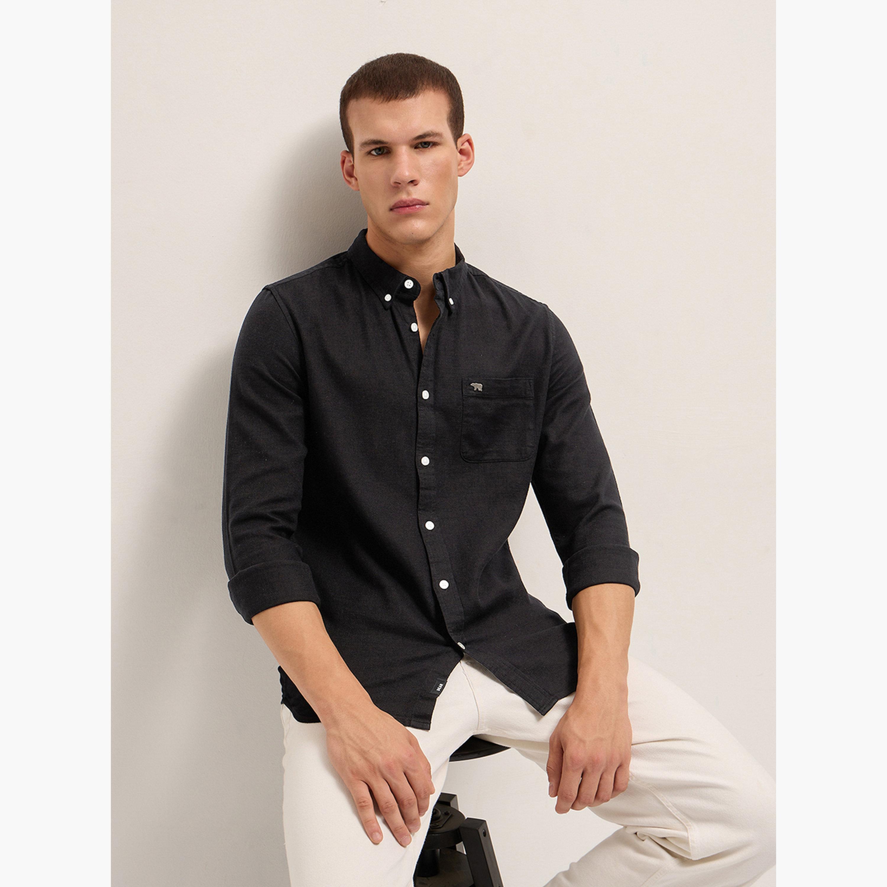ذا بير هاوس × ستايلي - قميص رجالي قطني سادة بقصة ضيقة لإطلالة الكاجوال-men-clothing-shirts-image-5