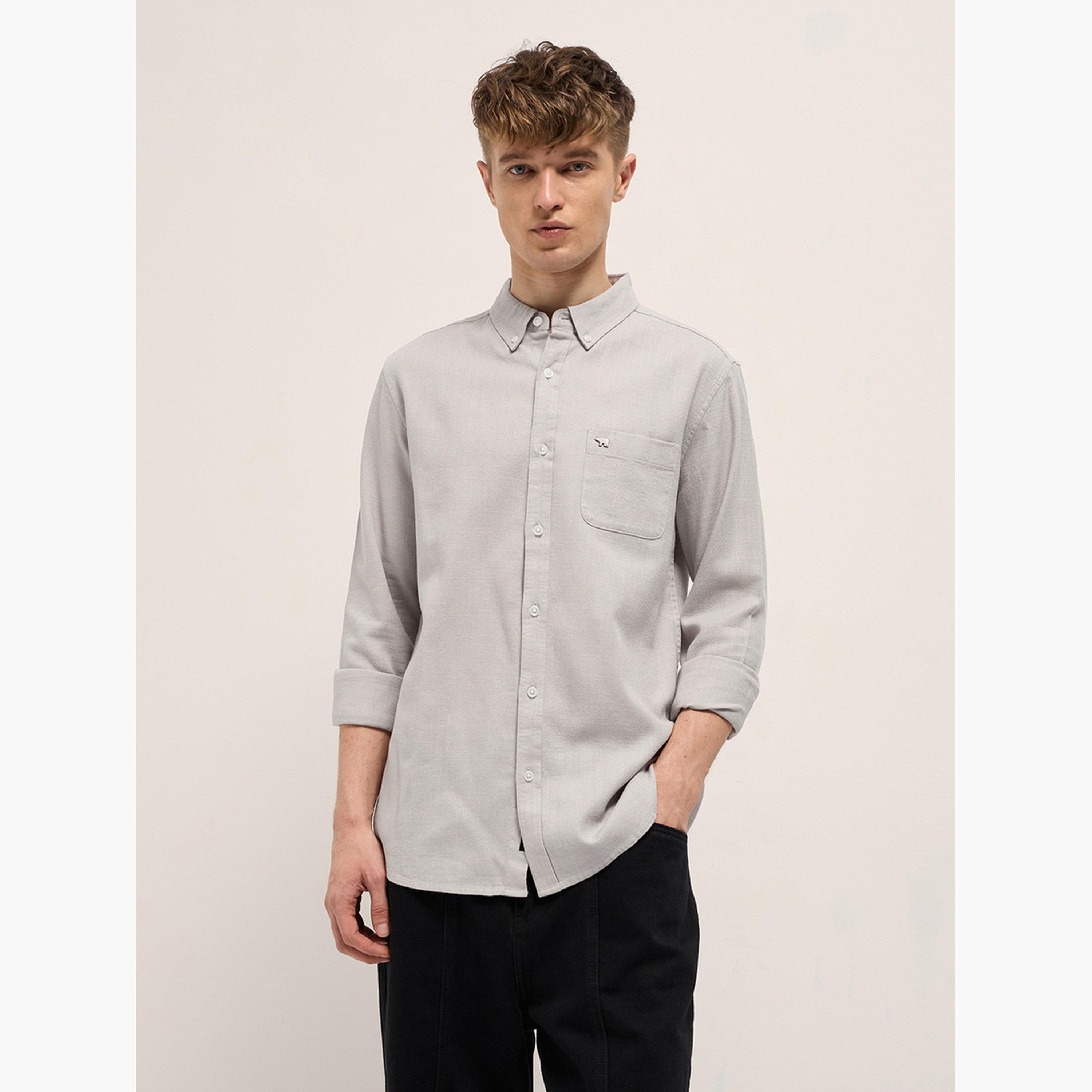 ذا بير هاوس × ستايلي - قميص رجالي قطني سادة بقصة ضيقة لإطلالة الكاجوال-men-clothing-shirts-image-1