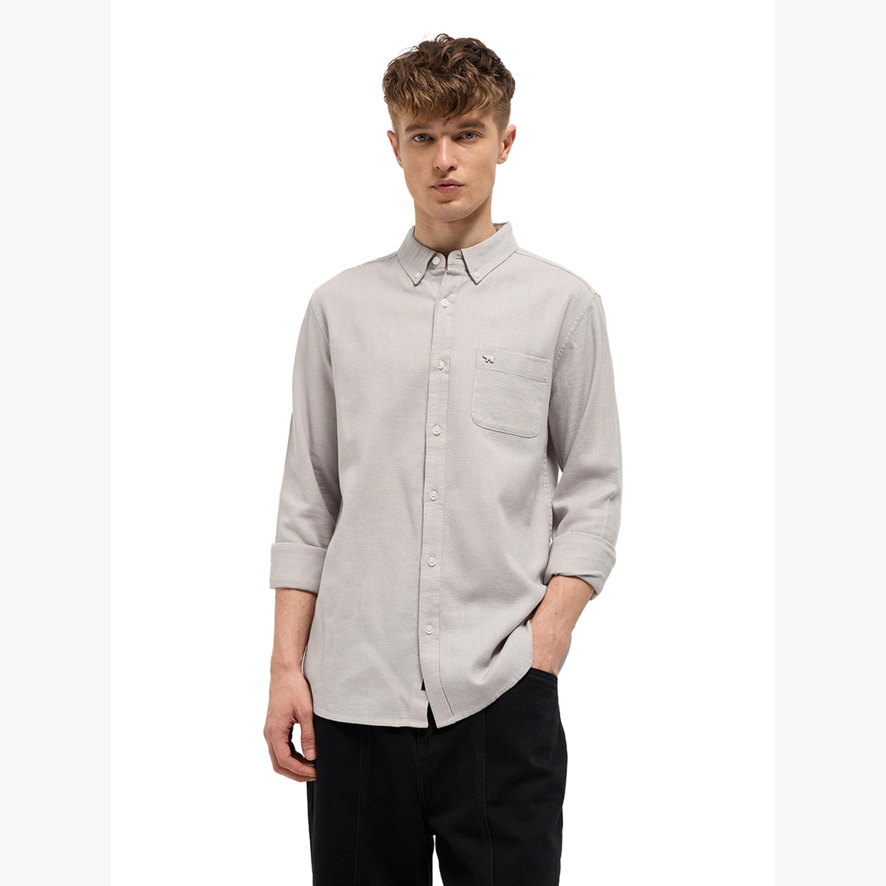ذا بير هاوس × ستايلي - قميص رجالي قطني سادة بقصة ضيقة لإطلالة الكاجوال-men-clothing-shirts-image-3
