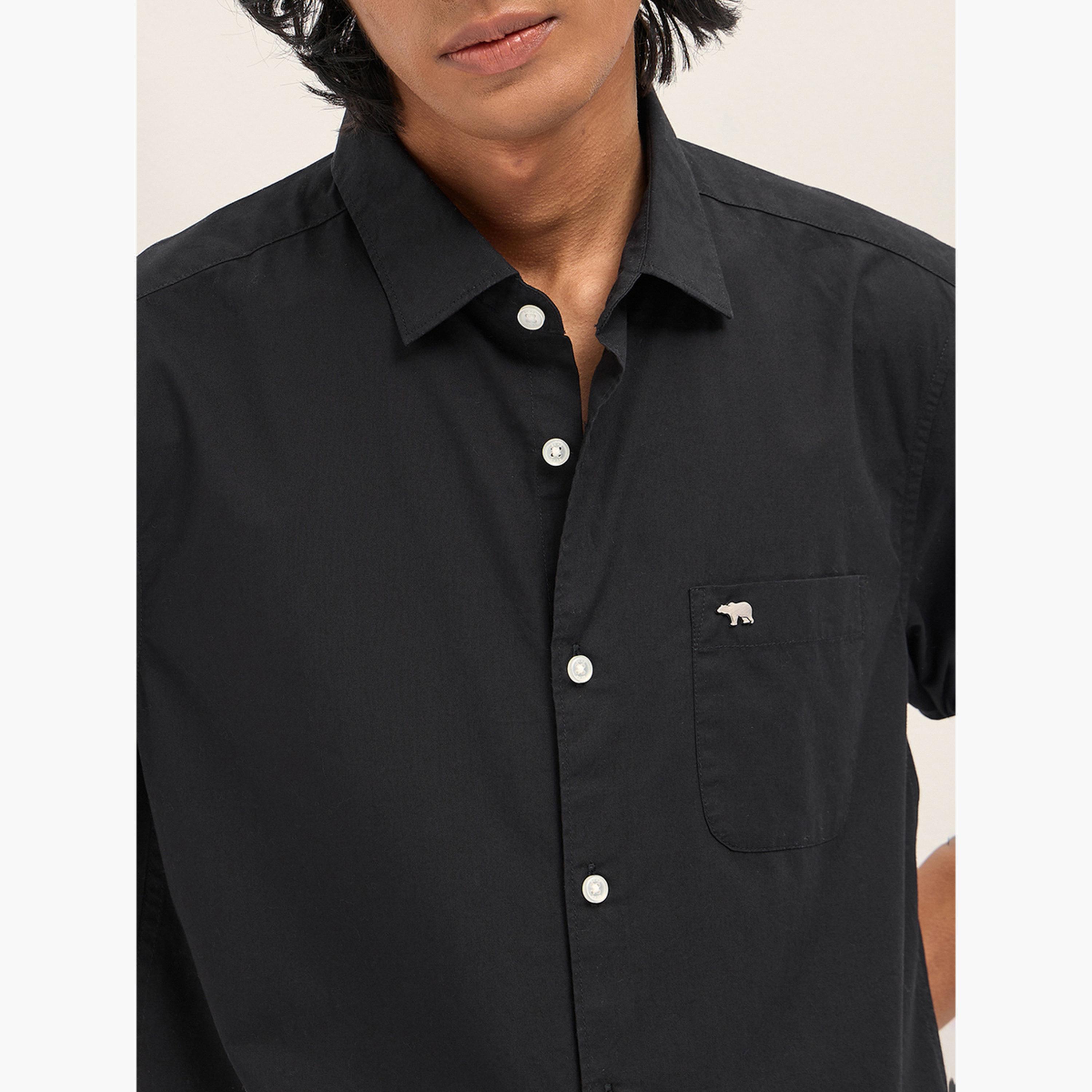 ذا بير هاوس × ستايلي - قميص رجالي قطني سادة بقصة ضيقة لإطلالة الكاجوال-men-clothing-shirts-image-3
