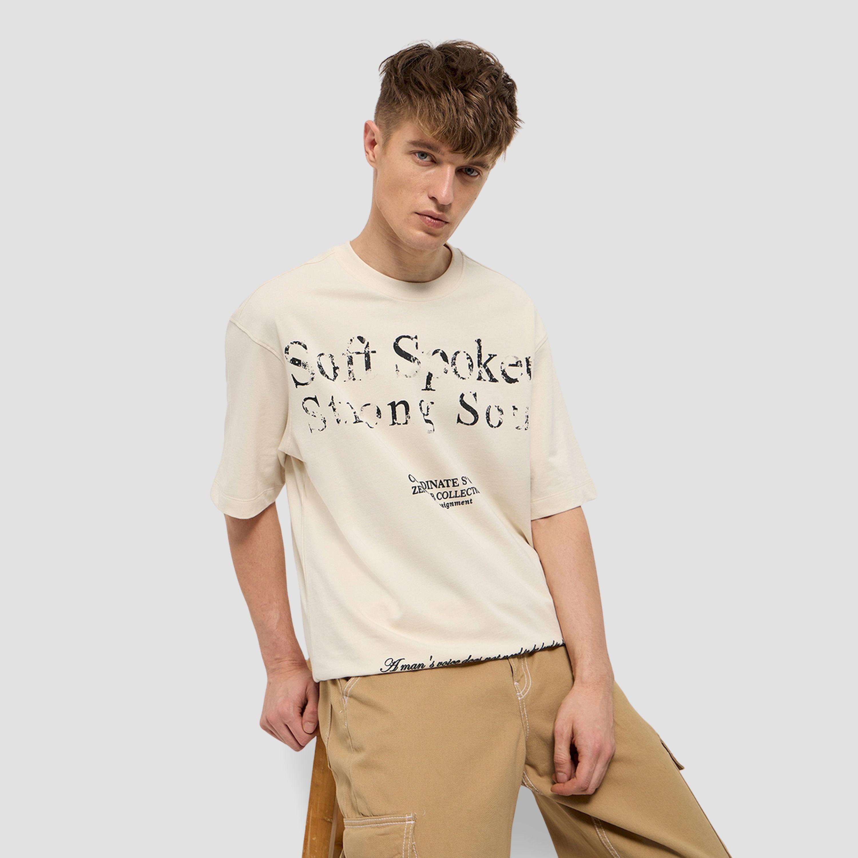 تيشيرت رجالي قطن خالص بطبعة جرافيك وقصة فضفاضة-men-clothing-tshirtsandpolos-tshirts-image-5