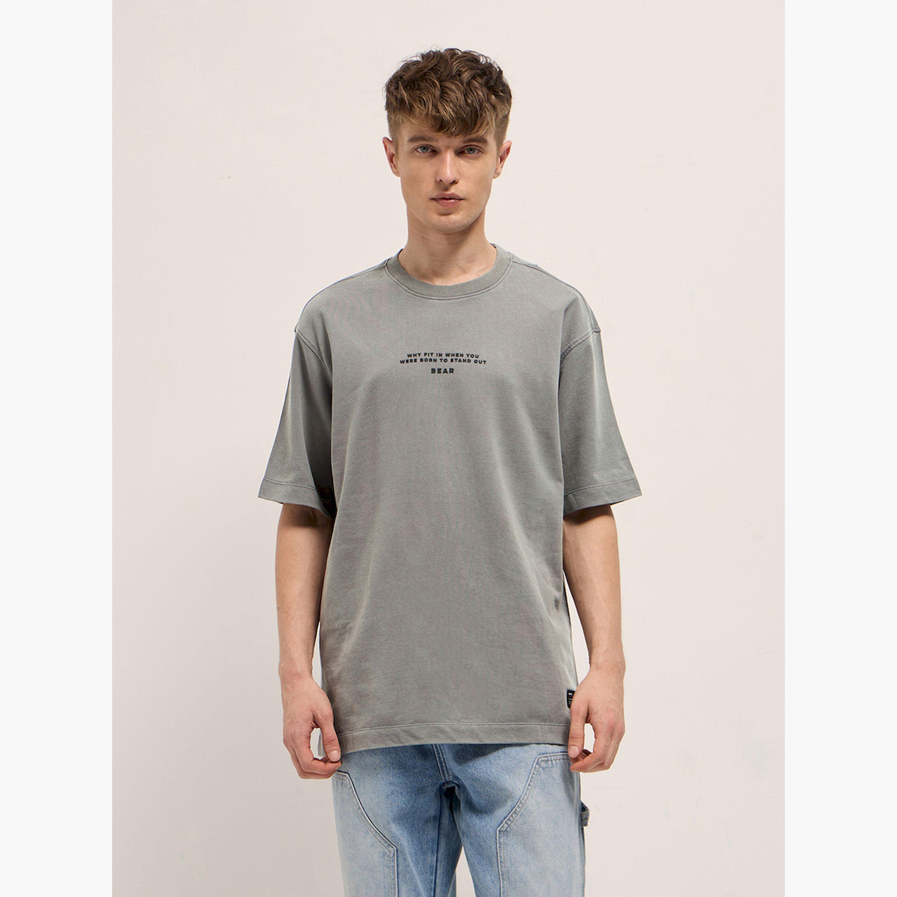 تيشيرت رجالي قطن خالص بطبعة جرافيك وقصة فضفاضة-men-clothing-tshirtsandpolos-tshirts-image-1