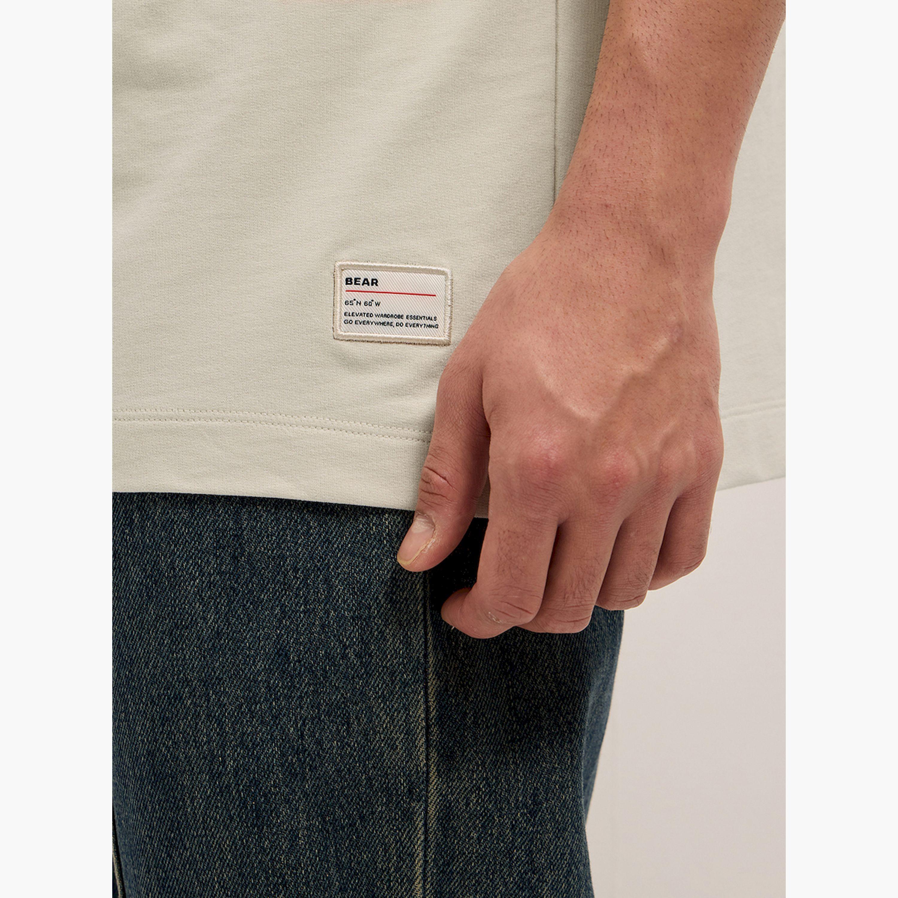 تيشيرت رجالي قطن خالص بطبعة جرافيك وقصة فضفاضة-men-clothing-tshirtsandpolos-tshirts-image-3