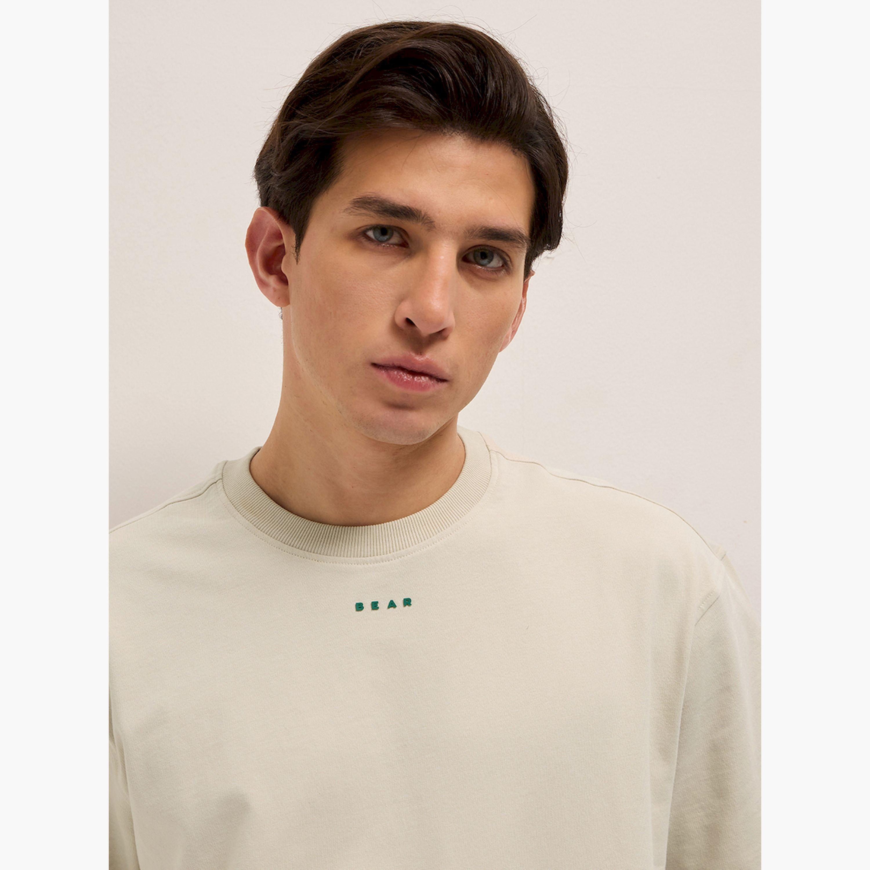 تيشيرت رجالي قطن خالص بطبعة جرافيك وقصة فضفاضة-men-clothing-tshirtsandpolos-tshirts-image-4