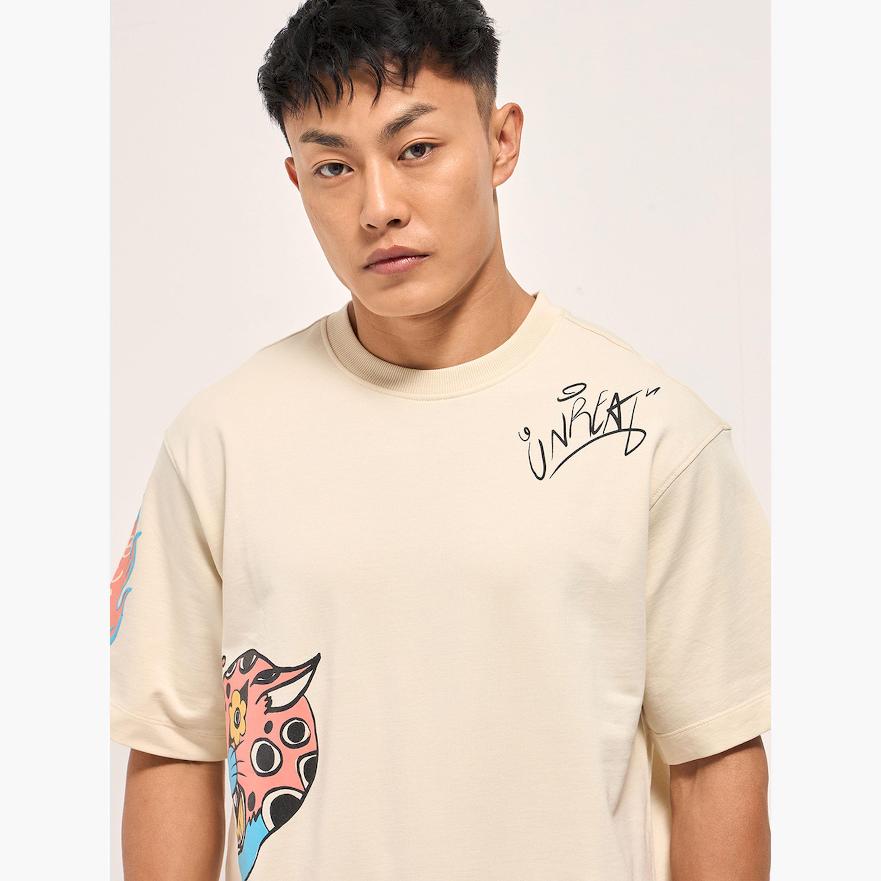 تيشيرت رجالي قطن خالص بطبعة جرافيك وقصة فضفاضة-men-clothing-tshirtsandpolos-tshirts-image-4