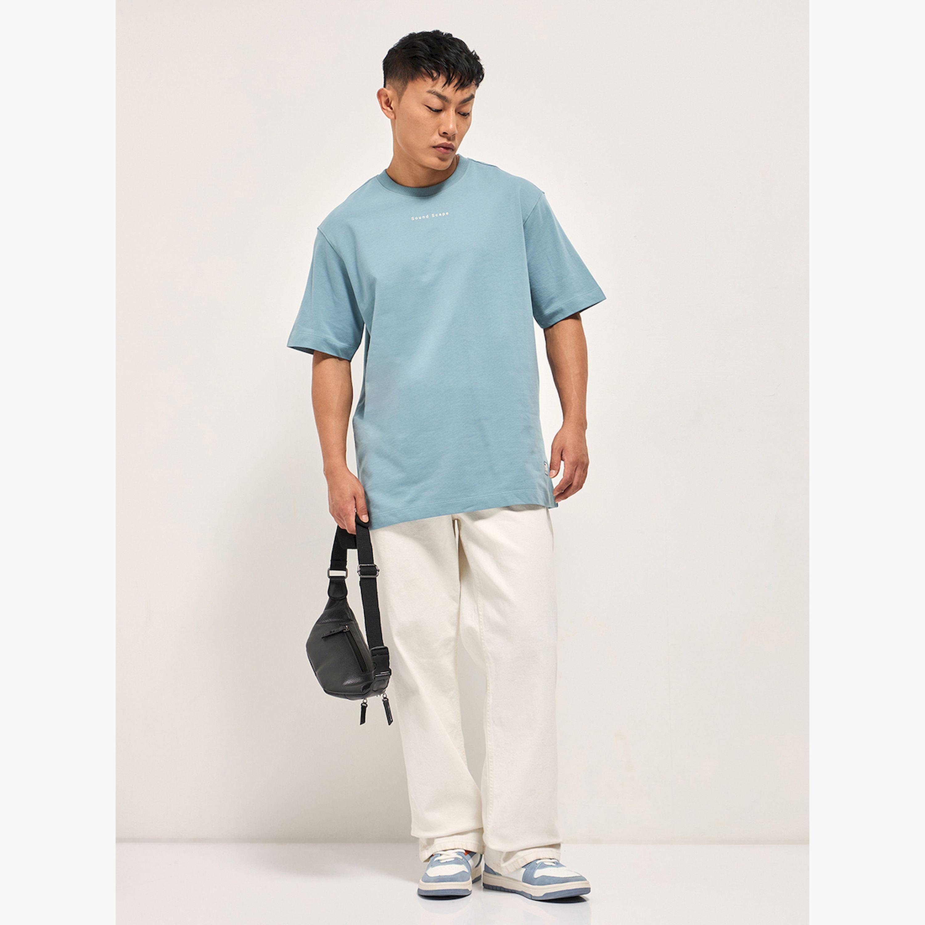 تيشيرت رجالي قطن خالص بطبعة جرافيك وقصة فضفاضة-men-clothing-tshirtsandpolos-tshirts-image-2