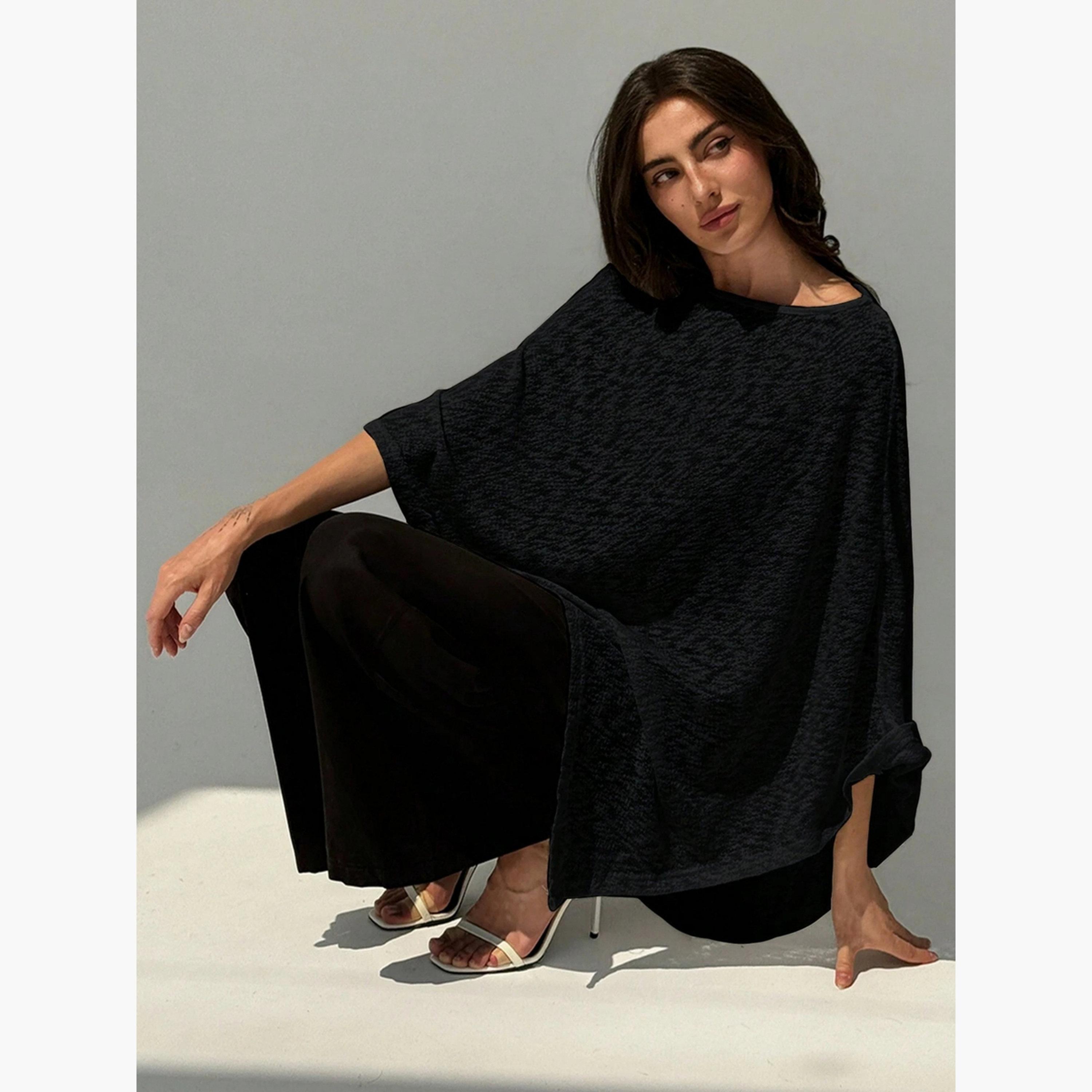 بلوزة كيب سادة بياقة دائرية وتفاصيل بارزة الملمس-women-clothing-shirtsandblouses-blouses-image-5