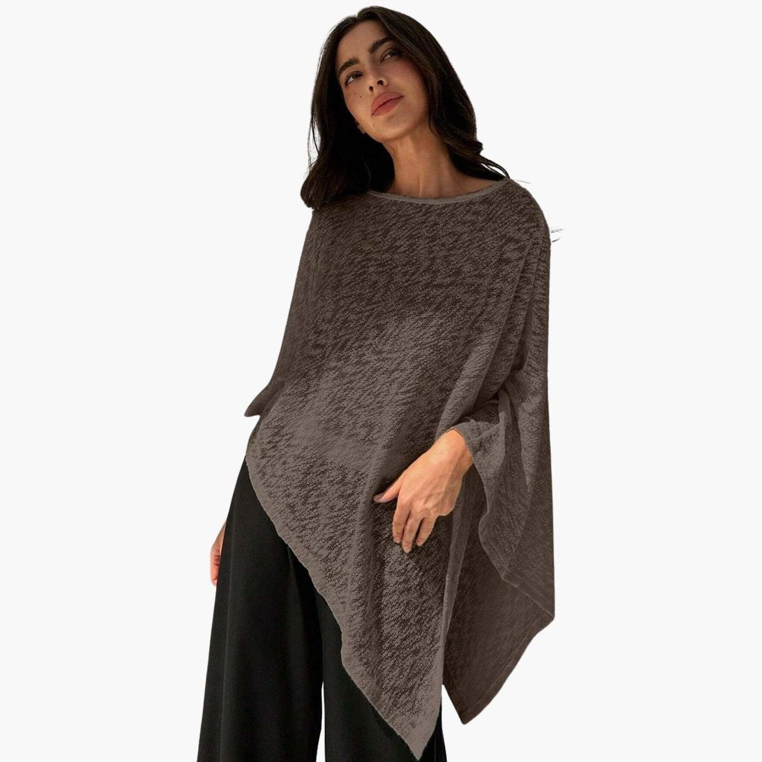 بلوزة كيب سادة بياقة دائرية وتفاصيل بارزة الملمس-women-clothing-shirtsandblouses-blouses-image-1