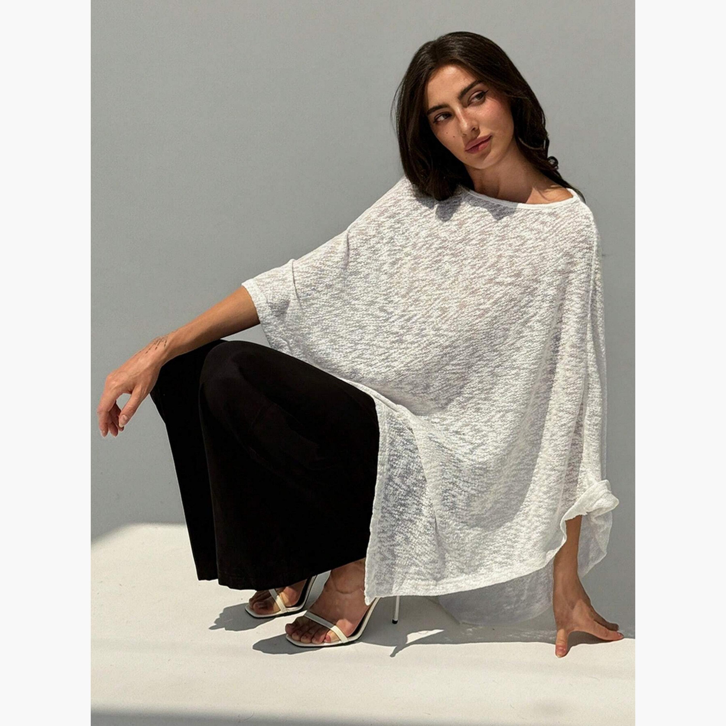 بلوزة كيب سادة بياقة دائرية وتفاصيل بارزة الملمس-women-clothing-shirtsandblouses-blouses-image-4