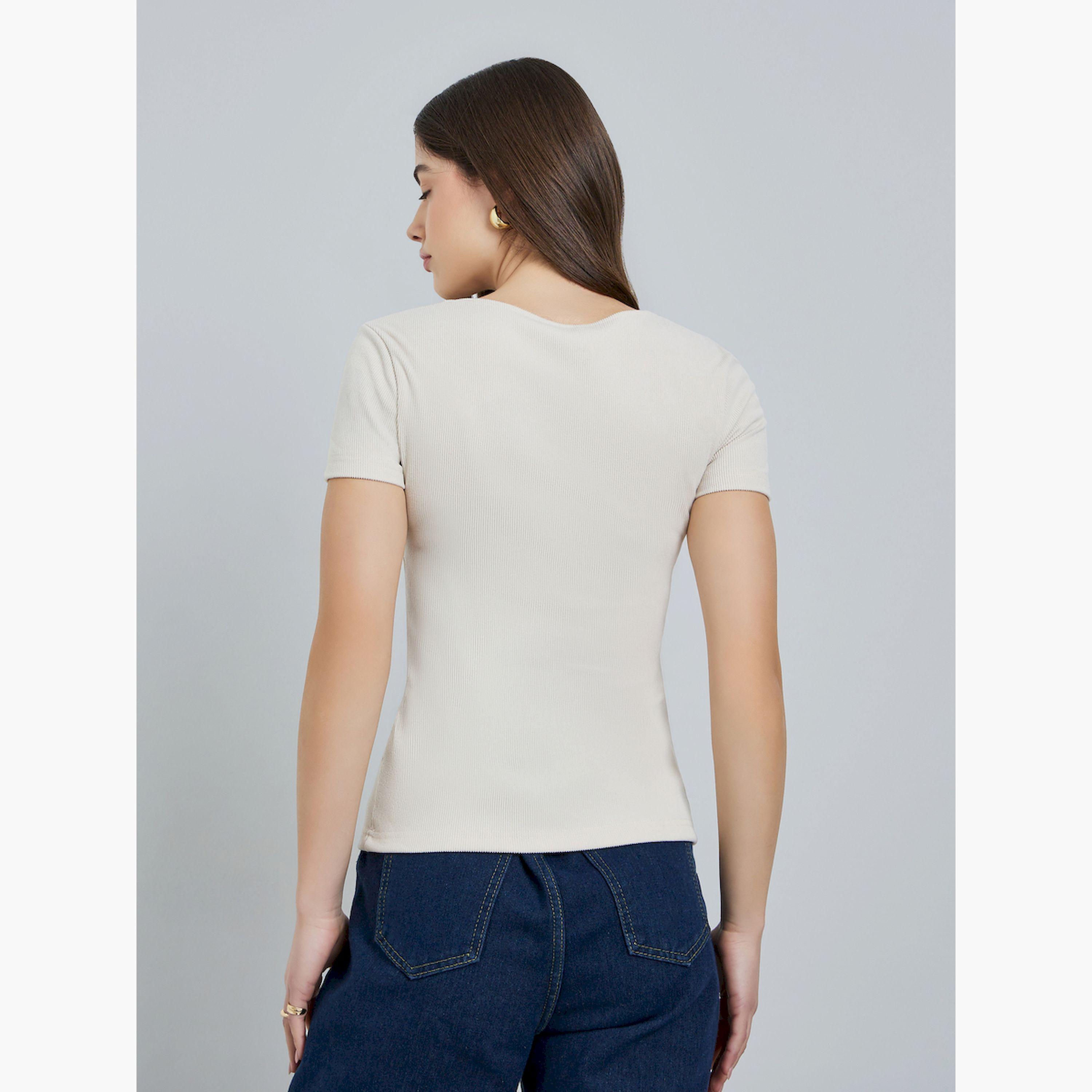 تيشيرت مضلع بياقة عميقة وأزرار نجوم-women-clothing-tshirts-image-4