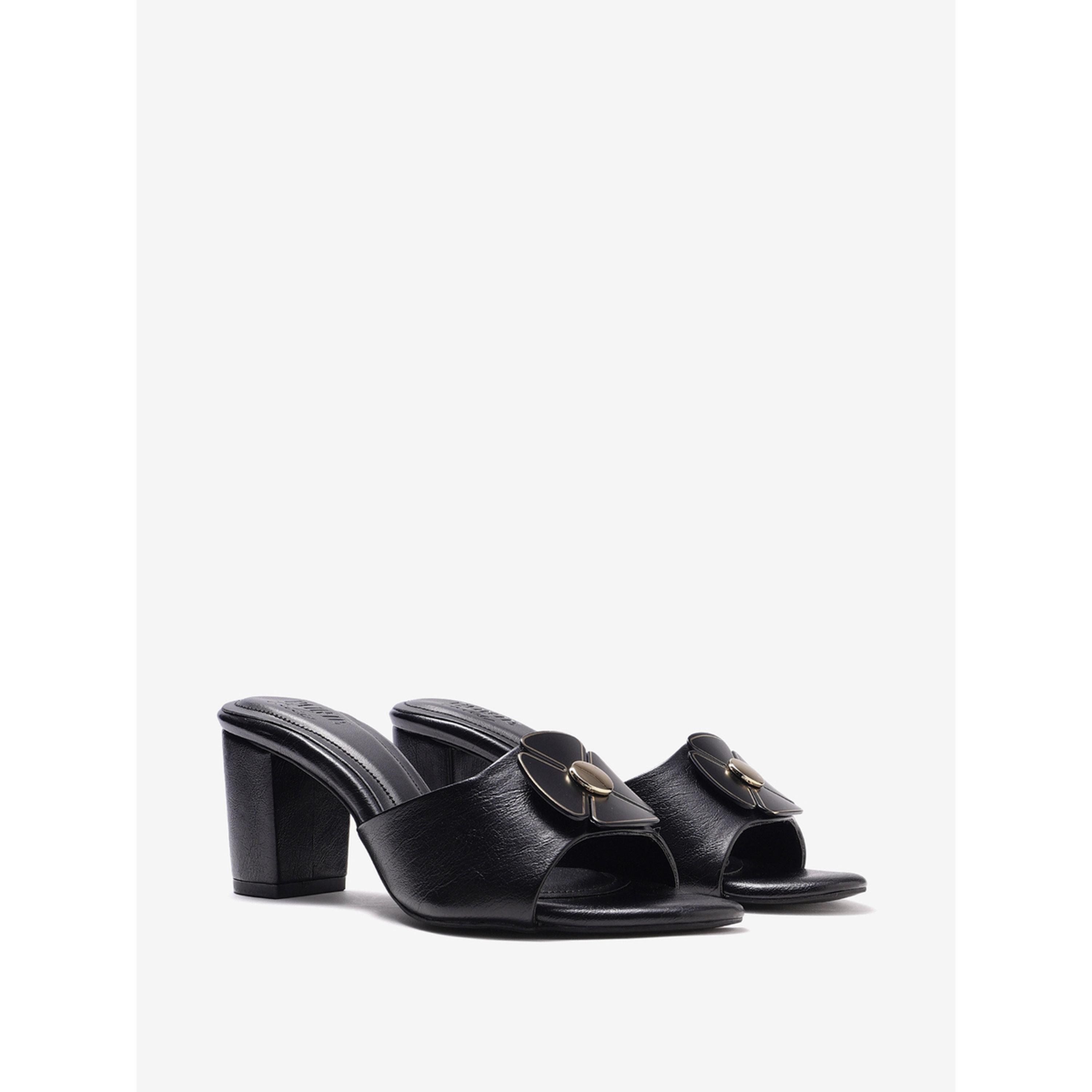 صندل بكعب عريض وتزيينات ورود-women-shoes-heels-image-1