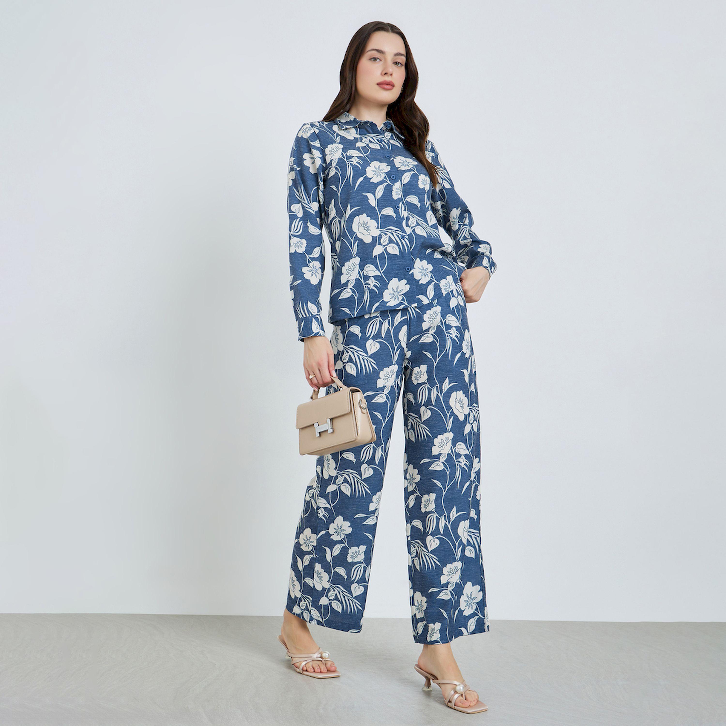 طقم منسق من قميص بطبعة زهور وبنطال-women-clothing-coordsets-image-1
