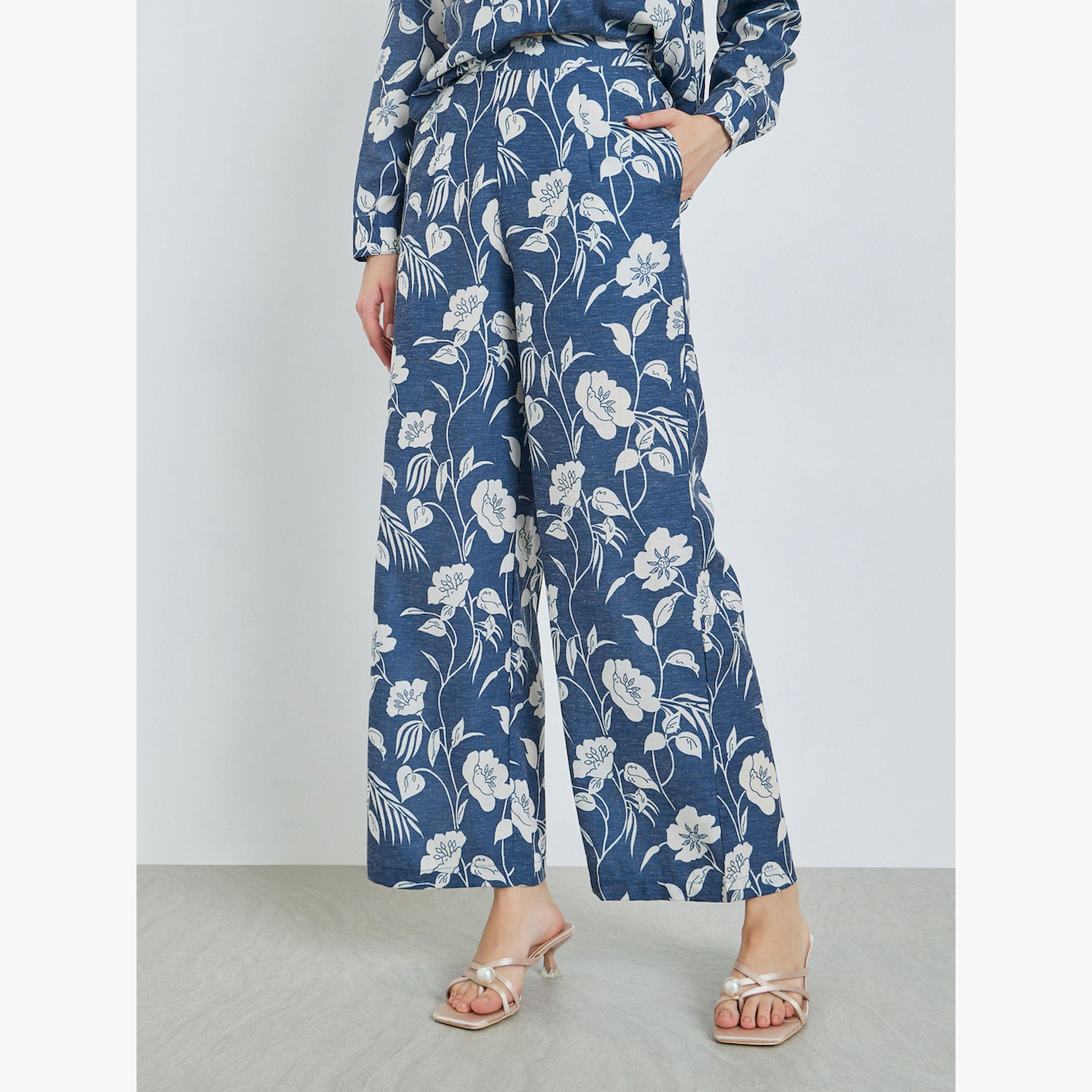 طقم منسق من قميص بطبعة زهور وبنطال-women-clothing-coordsets-image-4