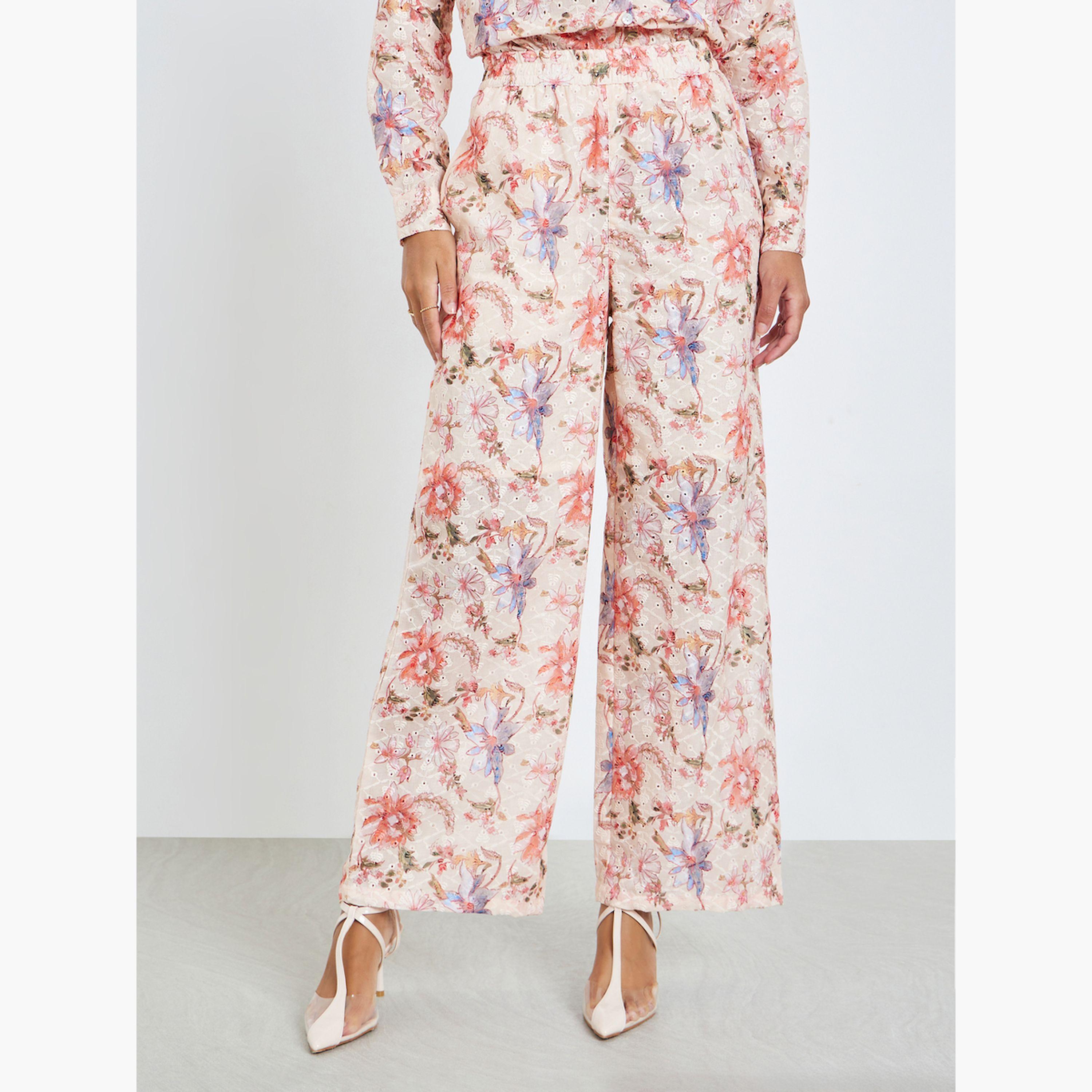 طقم منسق من بنطال وبلوزة بطبعة زهور-women-clothing-coordsets-image-4