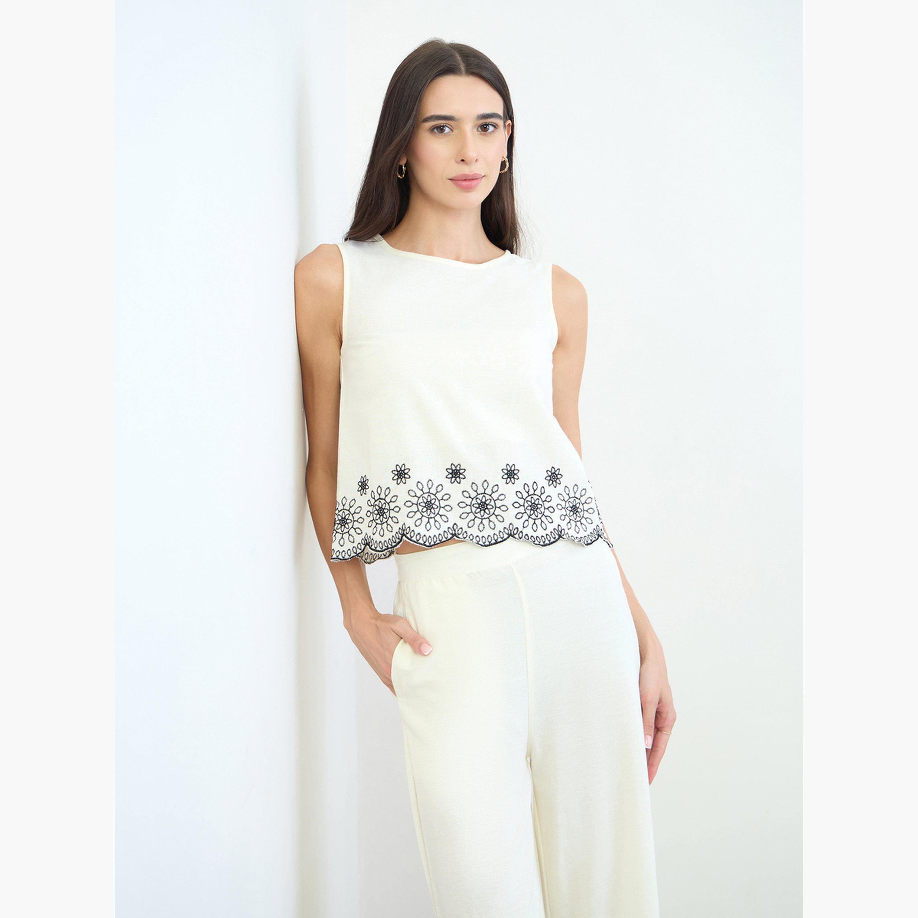 مجموعة من بنطال بأرجل واسعة وبلوزة مطرزة-women-clothing-coordsets-image-3