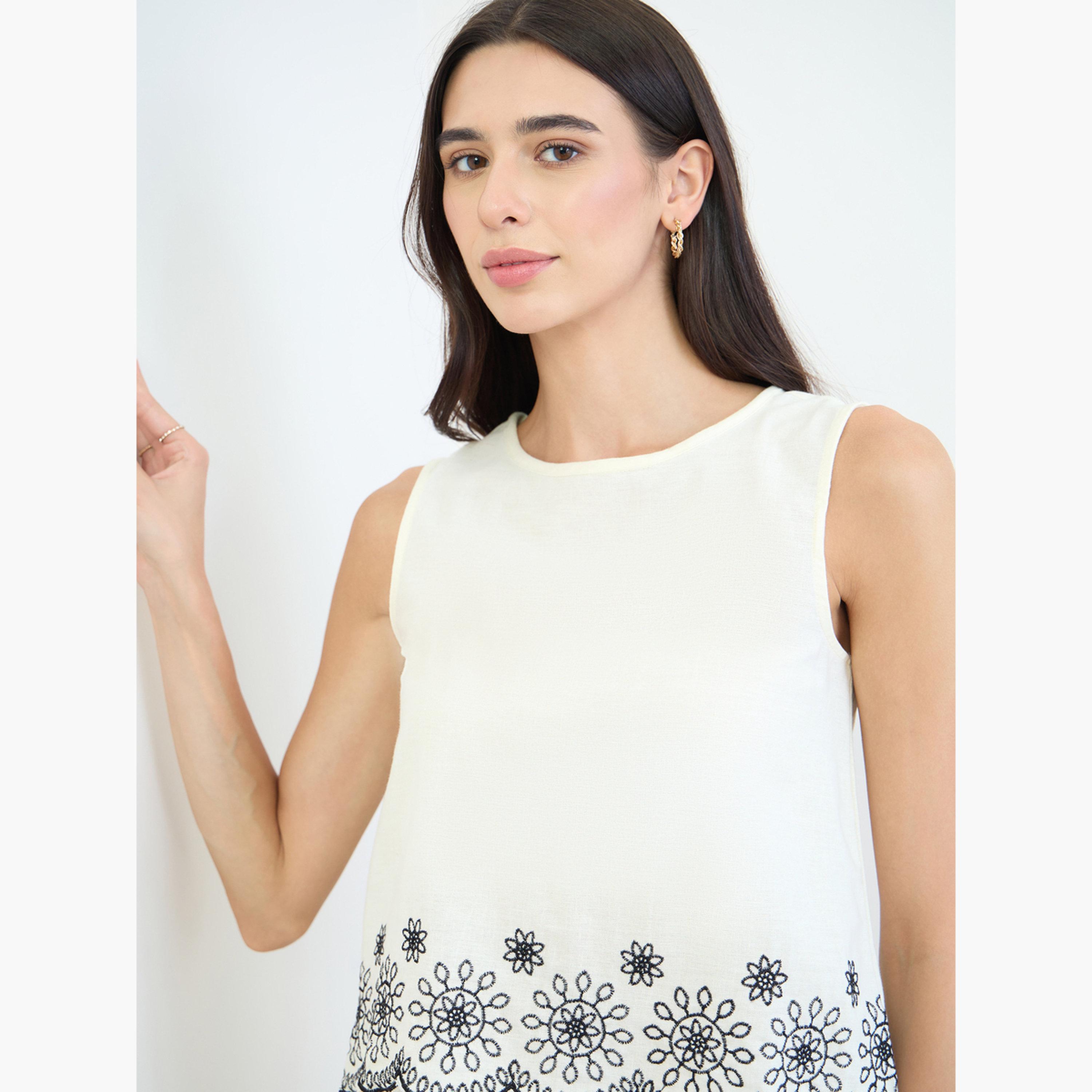 مجموعة من بنطال بأرجل واسعة وبلوزة مطرزة-women-clothing-coordsets-image-5
