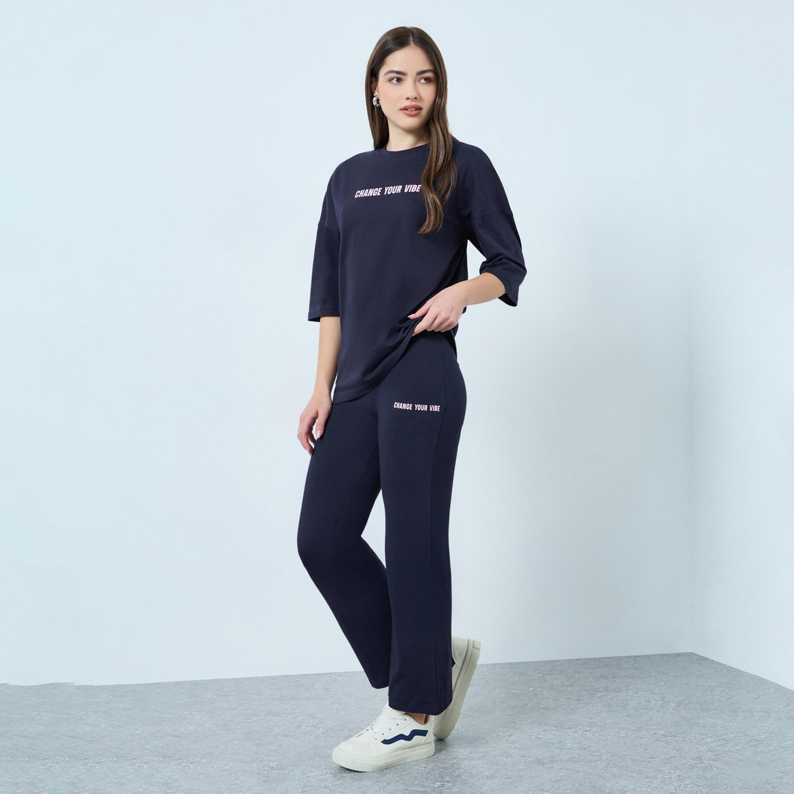 طقم منسق من تيشيرت مطبوع وليقنز شارلستون-women-clothing-coordsets-image-1