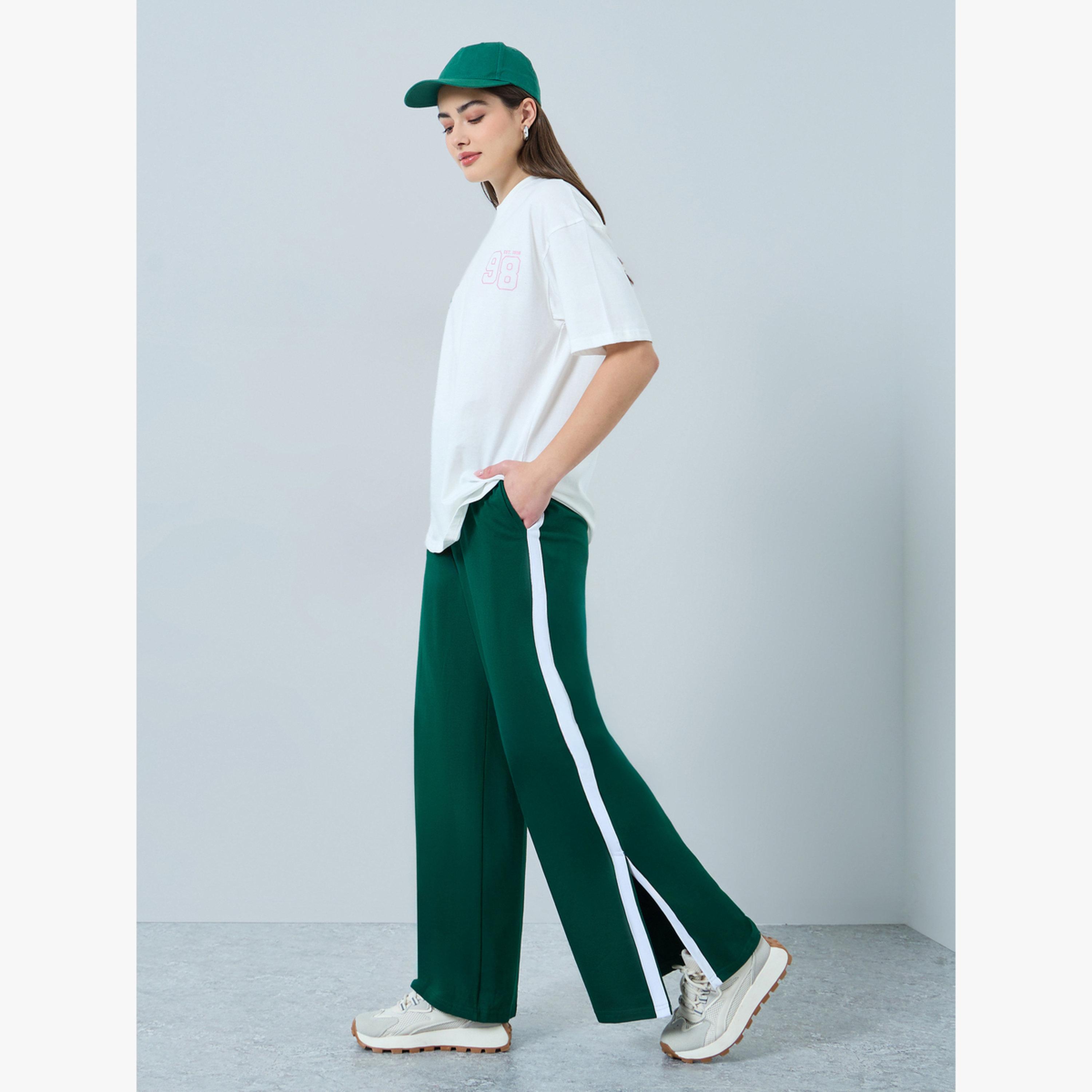 طقم منسق من تيشيرت قصة واسعة وجوغر بأرجل واسعة-women-clothing-coordsets-image-2