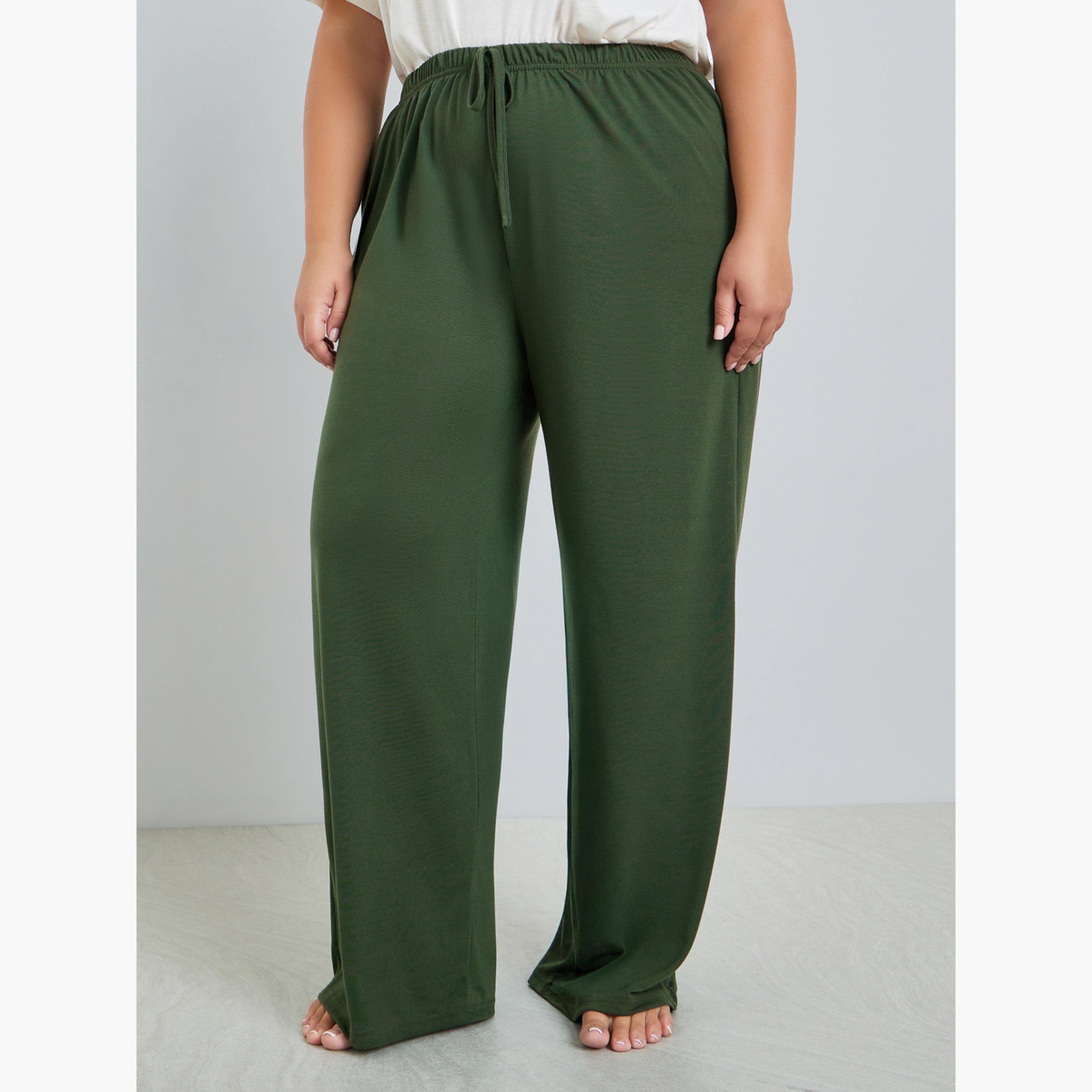 طقم بيجاما وتيشيرت بطبعة شعار بمقاسات كبيرة-women-clothing-nightwear-pyjamas-longsets-image-5