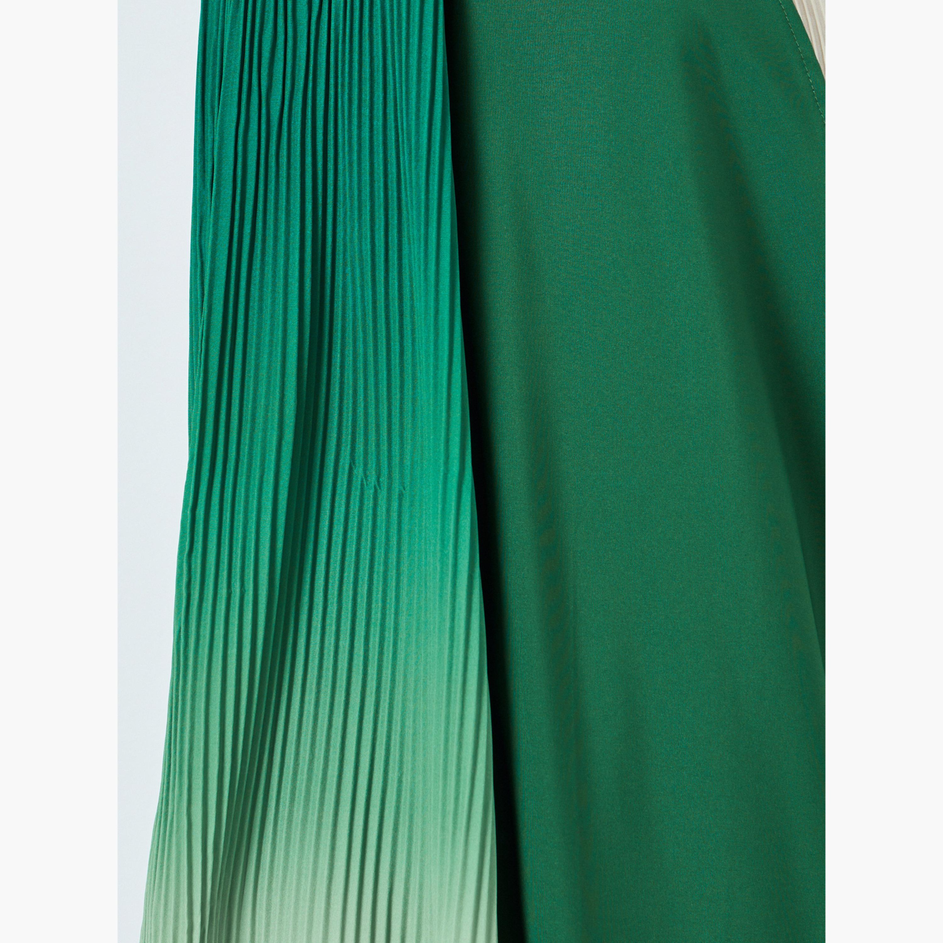 عباية بنسيج بارز وتصميم أومبريه وأكمام واسعة-women-arabicclothing-abayas-image-3