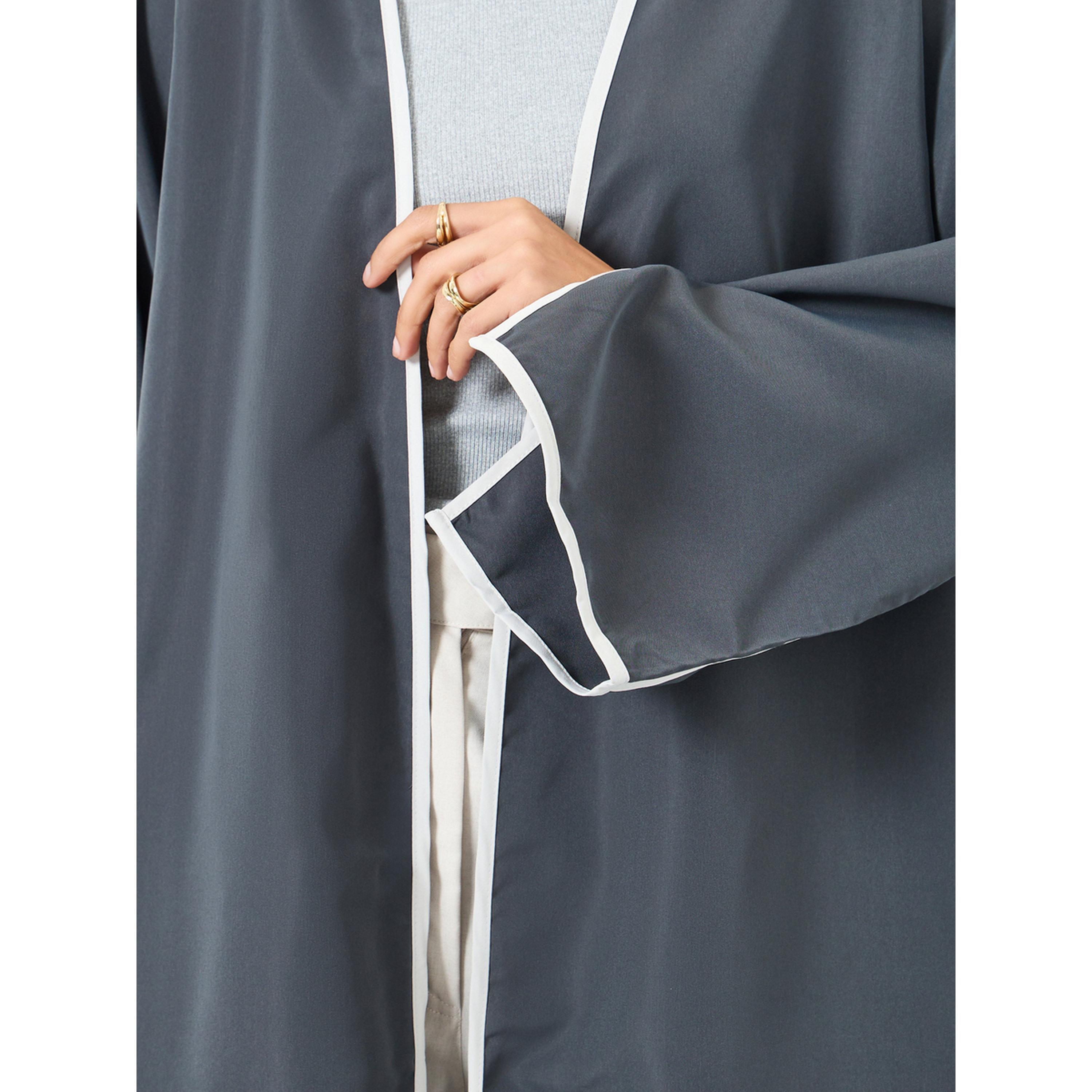 عباية بأكمام بفتحة وتفاصيل متباينة-women-arabicclothing-abayas-image-3