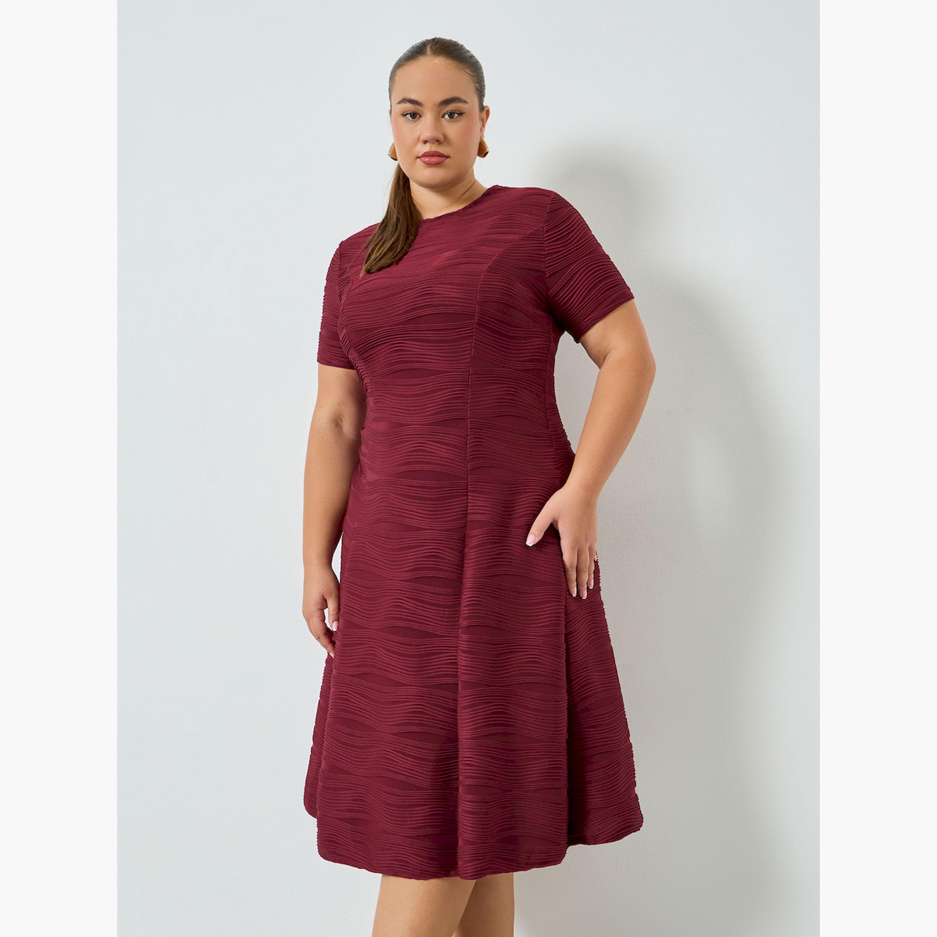 Styli Plus Size Burgundy Short Sleeves A-Line Midi Dress-women-clothing-dresses-image-1