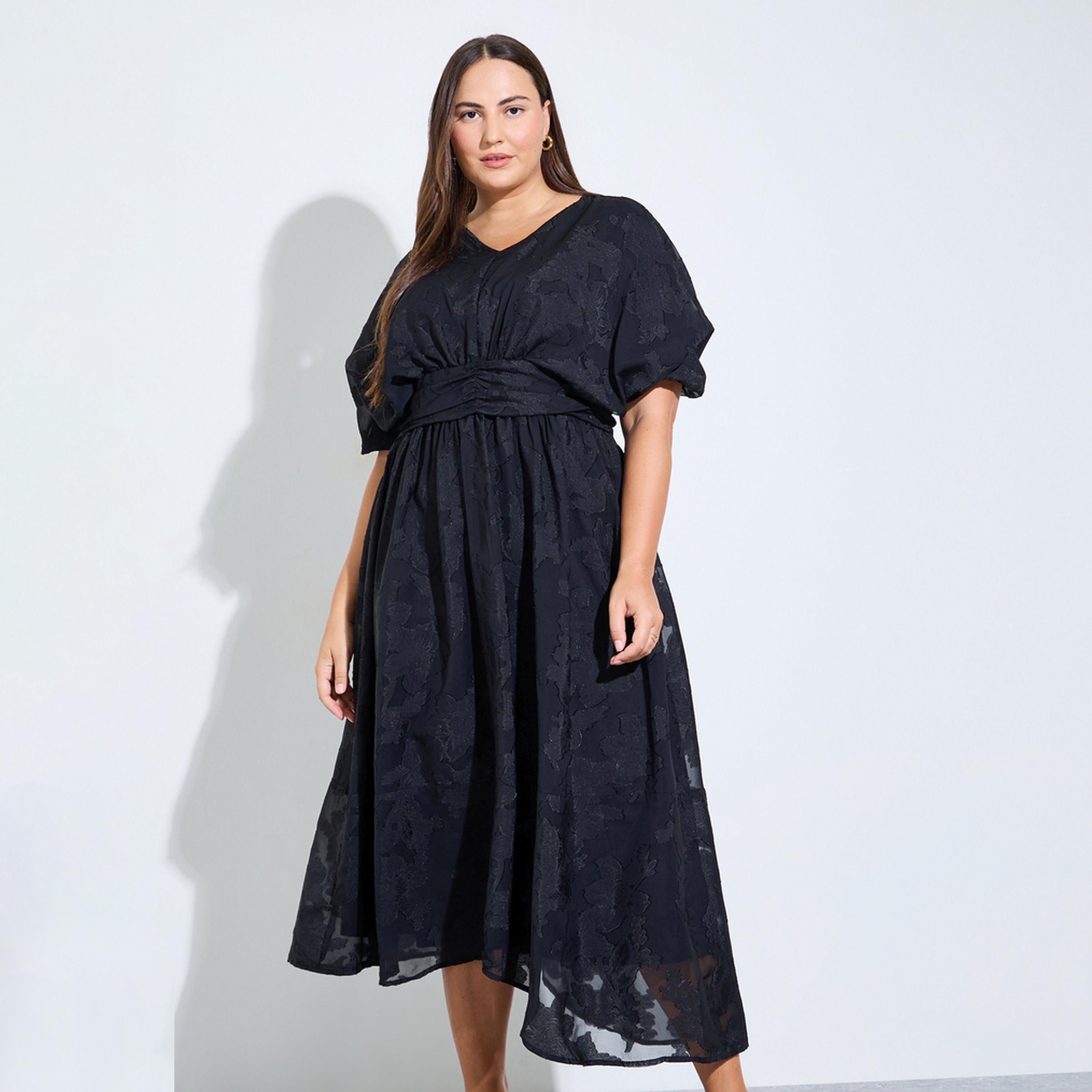 Styli Plus Size Black Jacquard Pleated A-Line Midi Dress-women-clothing-dresses-image-1