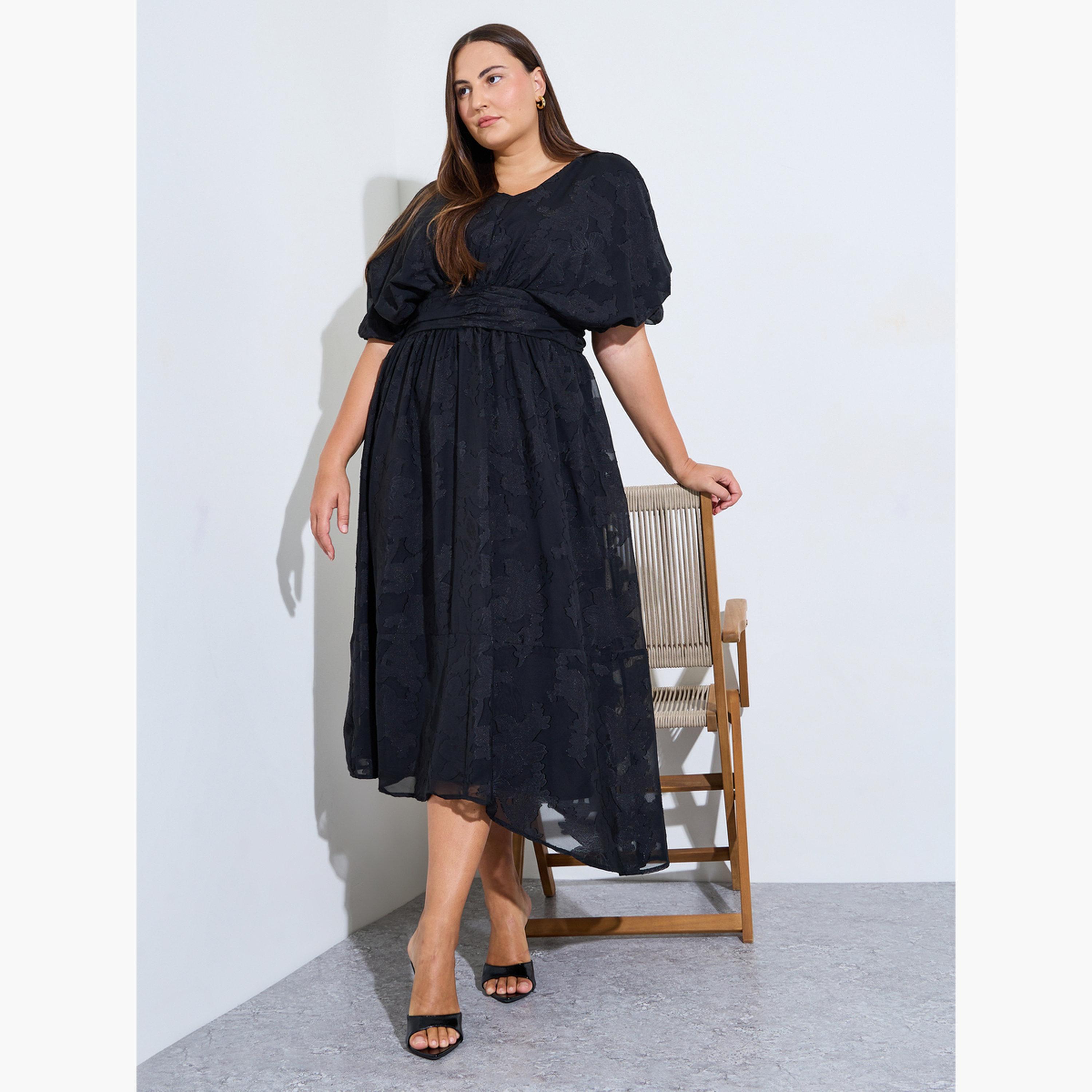 Styli Plus Size Black Jacquard Pleated A-Line Midi Dress-women-clothing-dresses-image-2