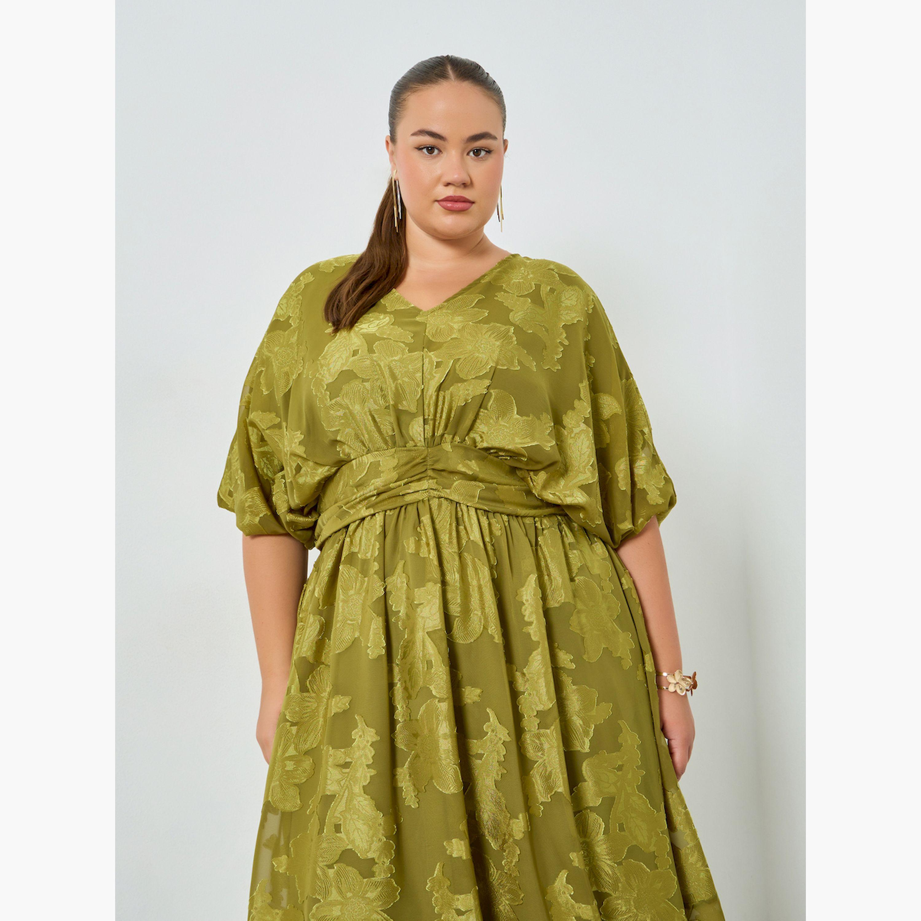 فستان ميدي بكسرات وحافة واسعة من الجاكارد بمقاس كبير-women-clothing-dresses-image-2