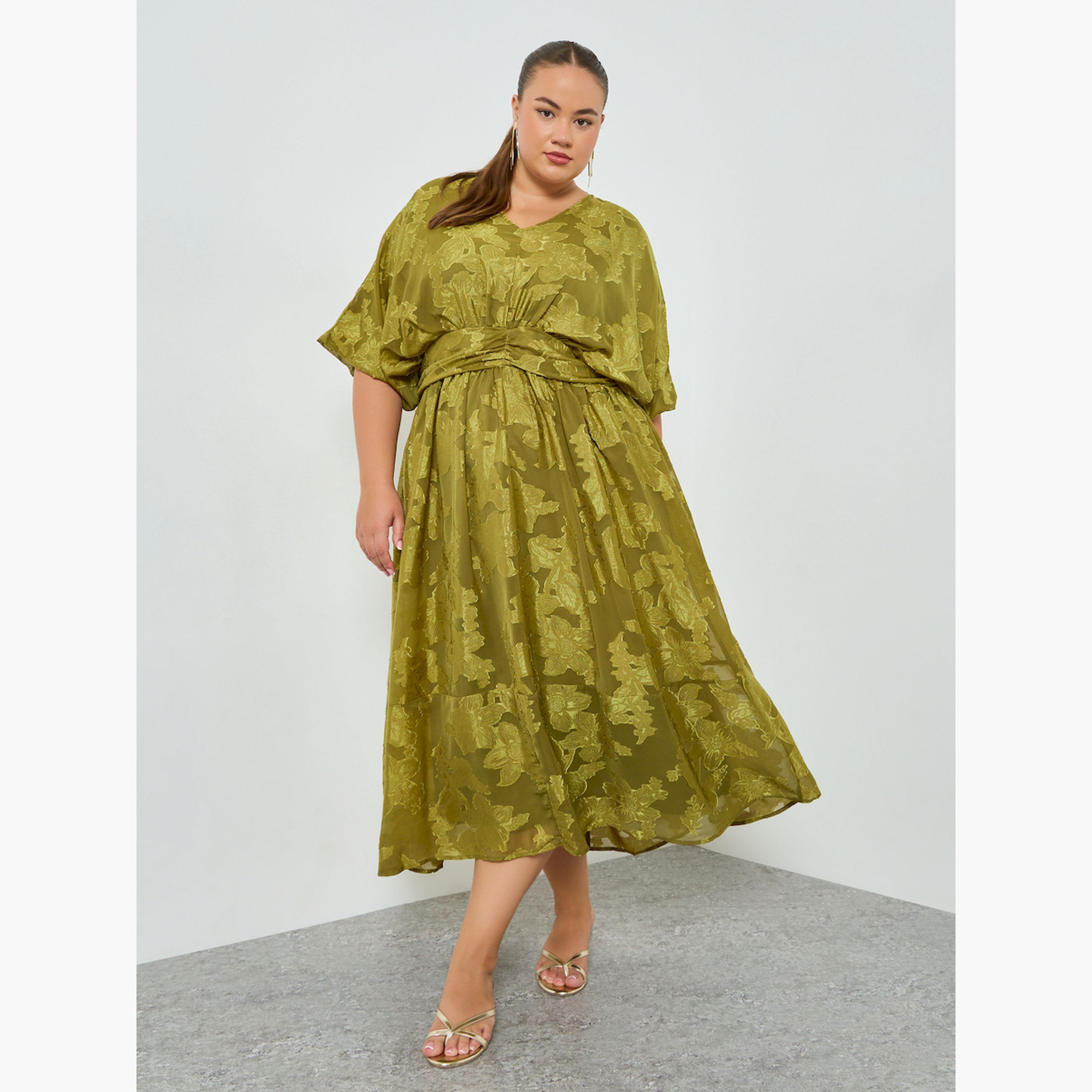 Styli Plus Size Green Jacquard Pleated A-Line Midi Dress-women-clothing-dresses-image-3
