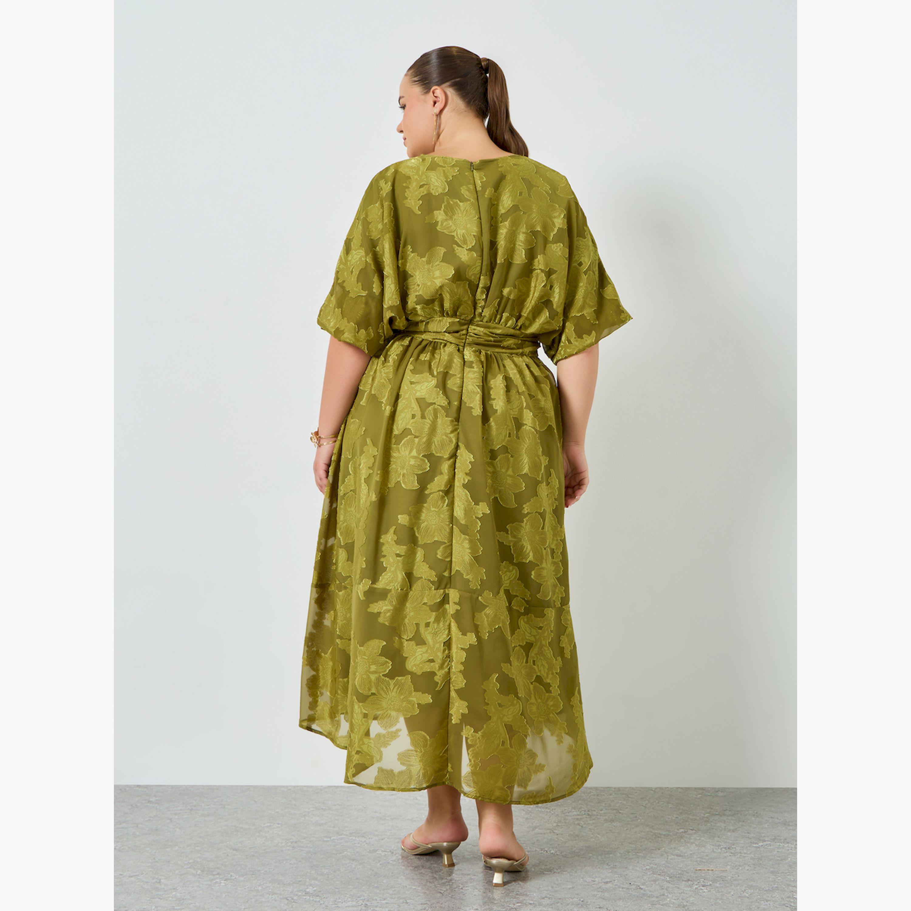 فستان ميدي بكسرات وحافة واسعة من الجاكارد بمقاس كبير-women-clothing-dresses-image-4