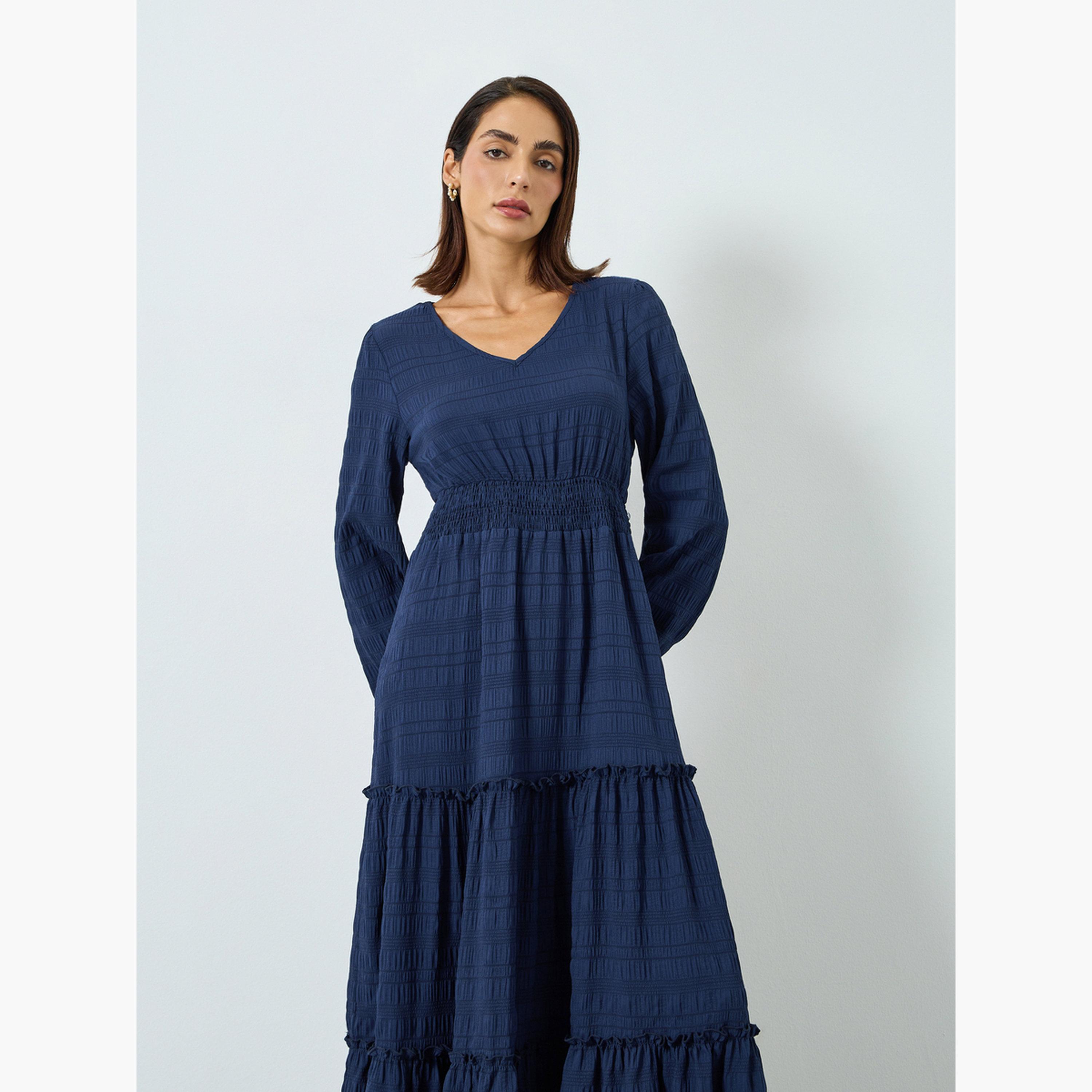 فستان طويل كحلي بملمس بارز وتفاصيل كسرات-women-clothing-dresses-image-2