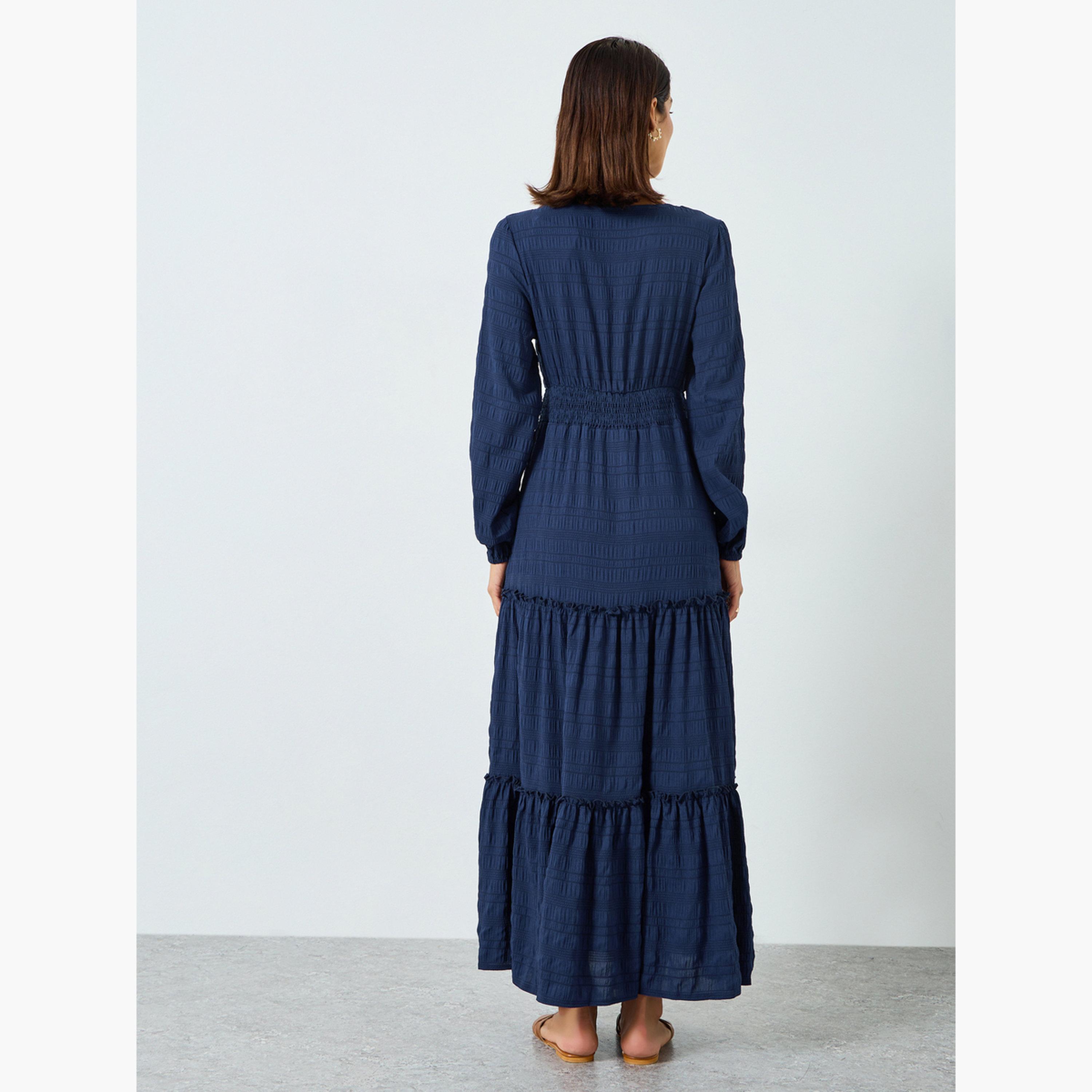فستان طويل كحلي بملمس بارز وتفاصيل كسرات-women-clothing-dresses-image-4