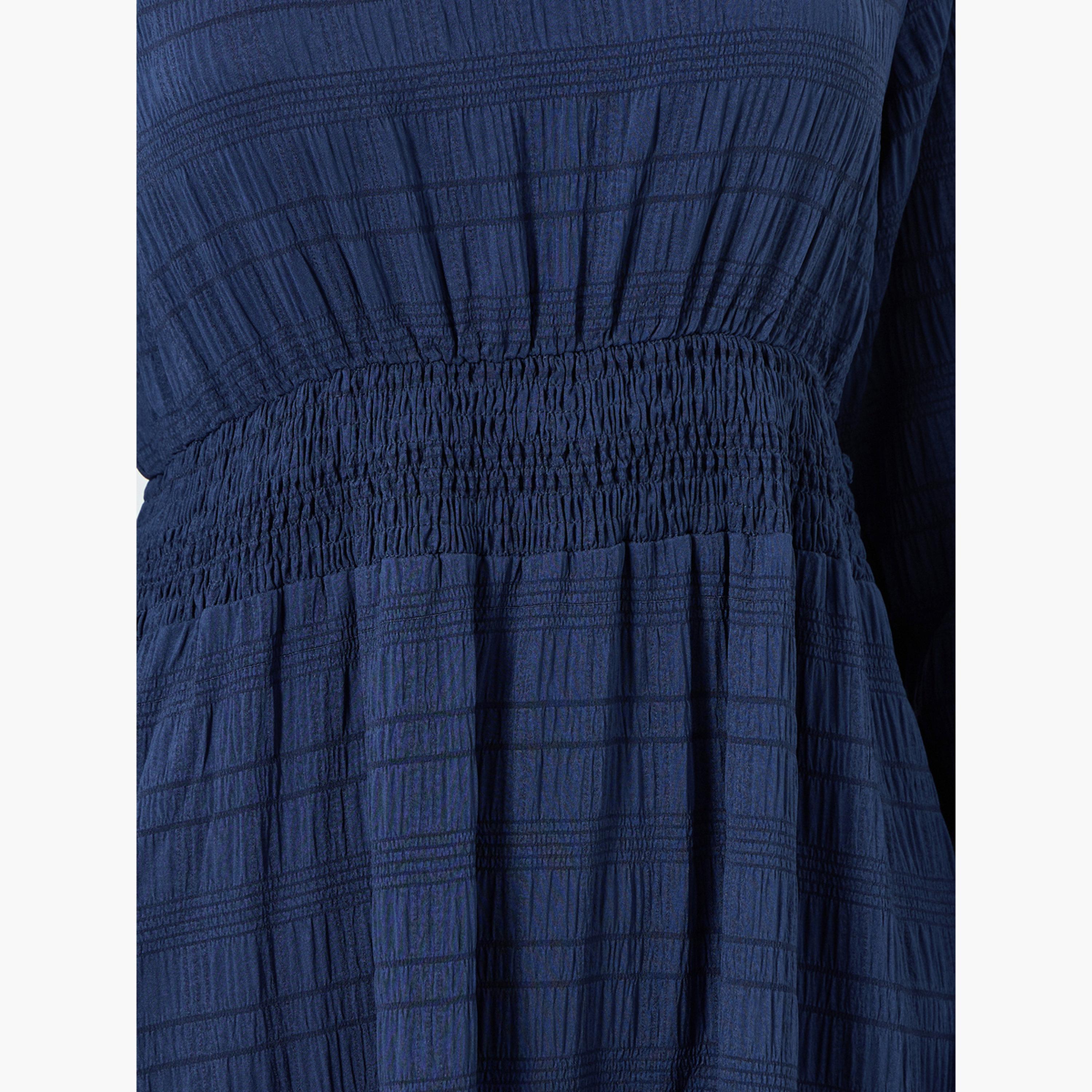 فستان طويل كحلي بملمس بارز وتفاصيل كسرات-women-clothing-dresses-image-5