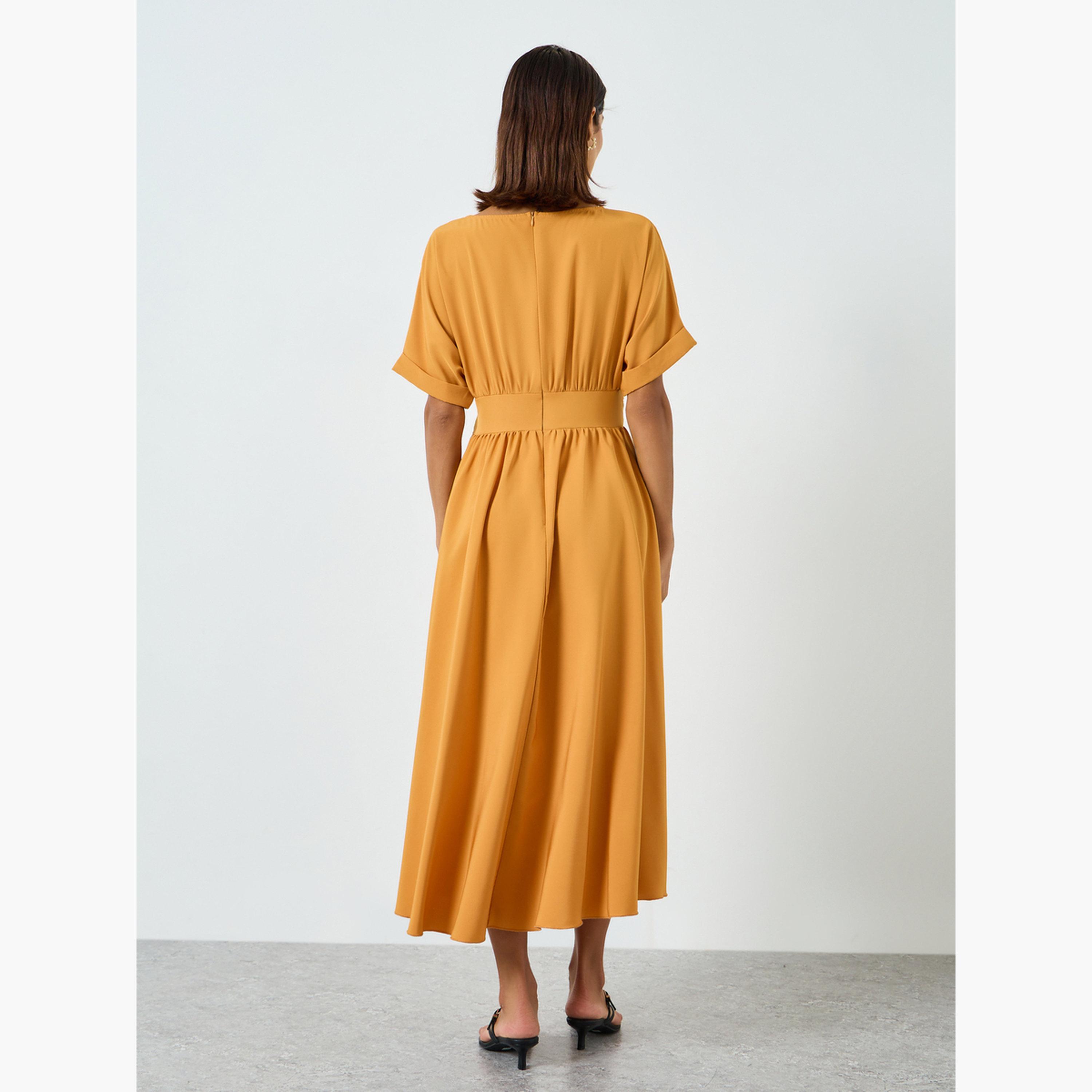 فستان طويل أصفر بياقة مستديرة وخصر محدد-women-clothing-dresses-image-4