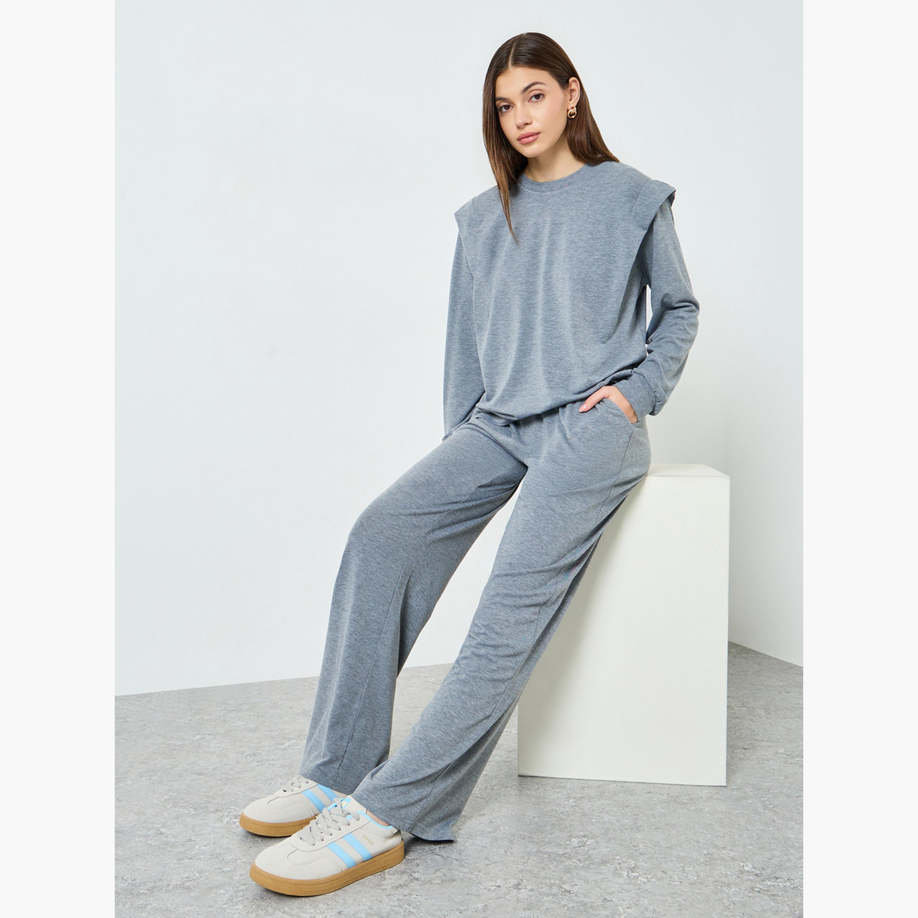 طقم منسق من جوغر وبلوزة بأكتاف دارتس-women-clothing-coordsets-image-3