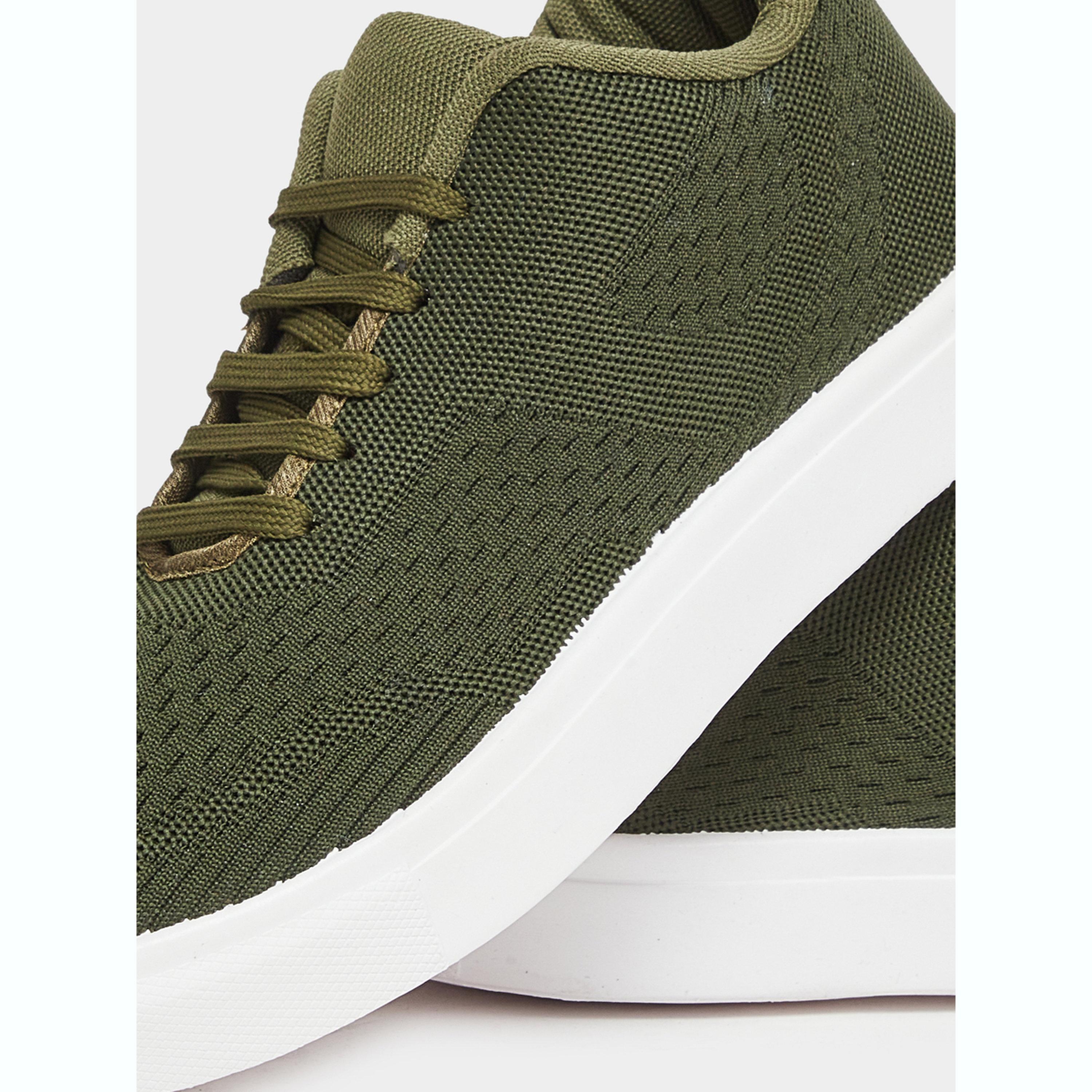 حذاء كاجوال برباط ونمط شبكي سادة-men-shoes-sneakers-image-4