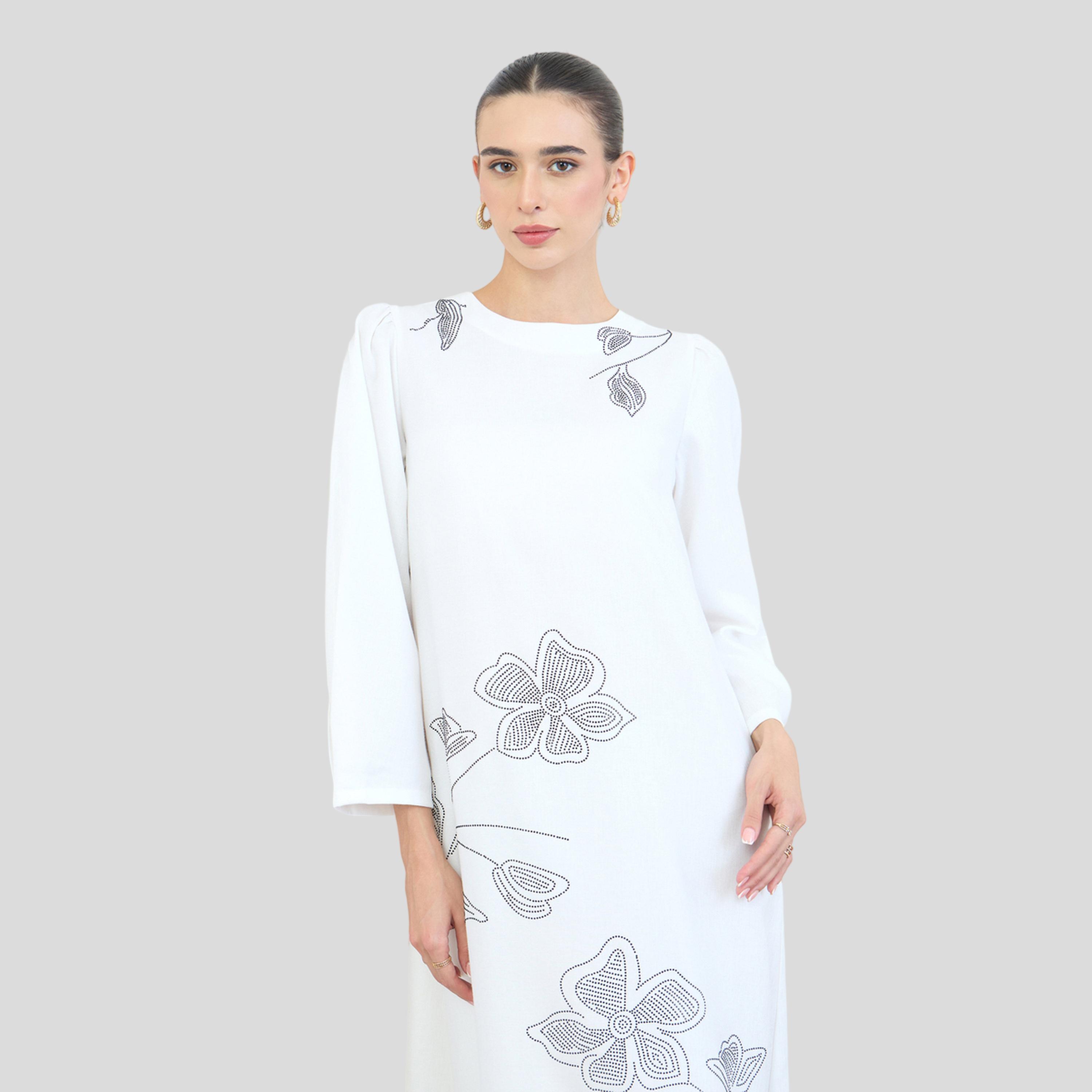 Amirah X Styli Off White Jalabiya with Floral Embellishments-women-arabicclothing-jalabiyas-image-3
