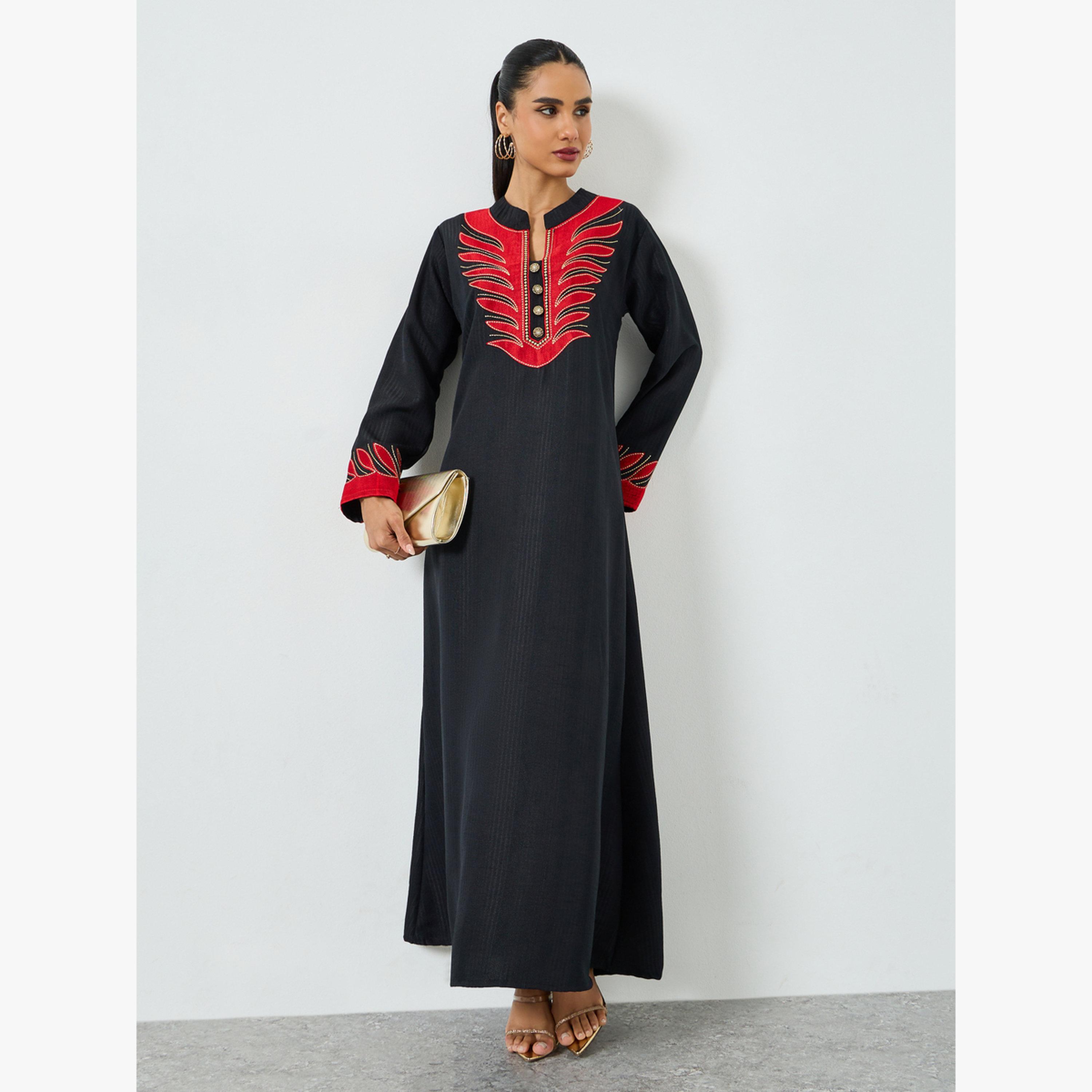 جلابية بياقة قائمة وبتفاصيل مُطرّزة بخيوط ثريد-women-arabicclothing-jalabiyas-image-3