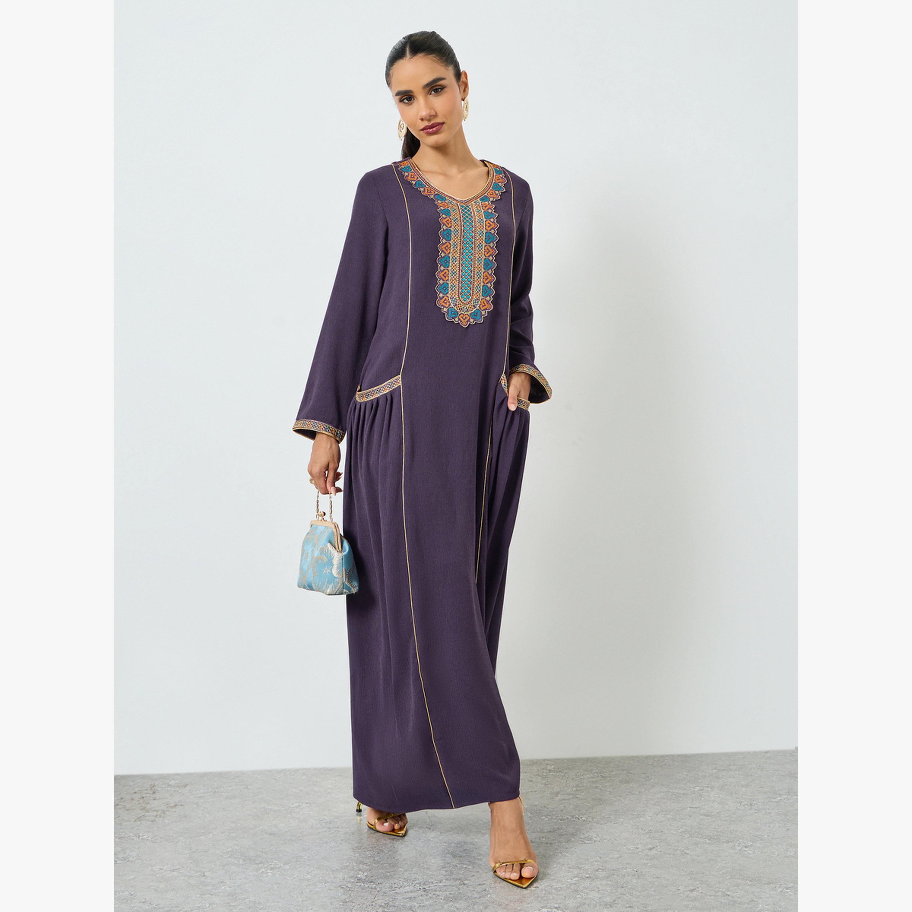 جلابية بتفاصيل مُطرّزة مع جيوب-women-arabicclothing-jalabiyas-image-3