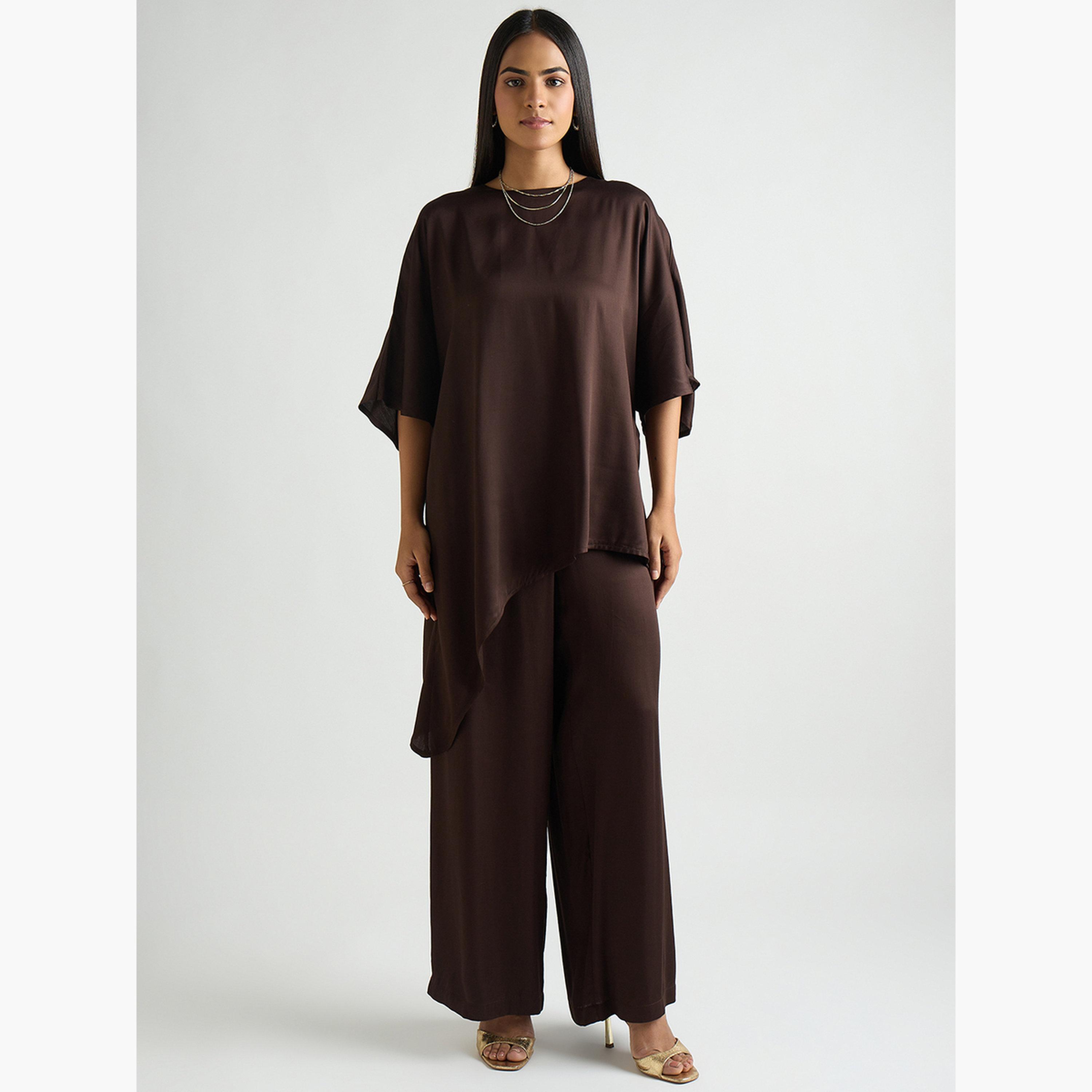 طقم منسق من بنطال وبلوزة ساتان غير متماثلة الطول-women-clothing-coordsets-image-3