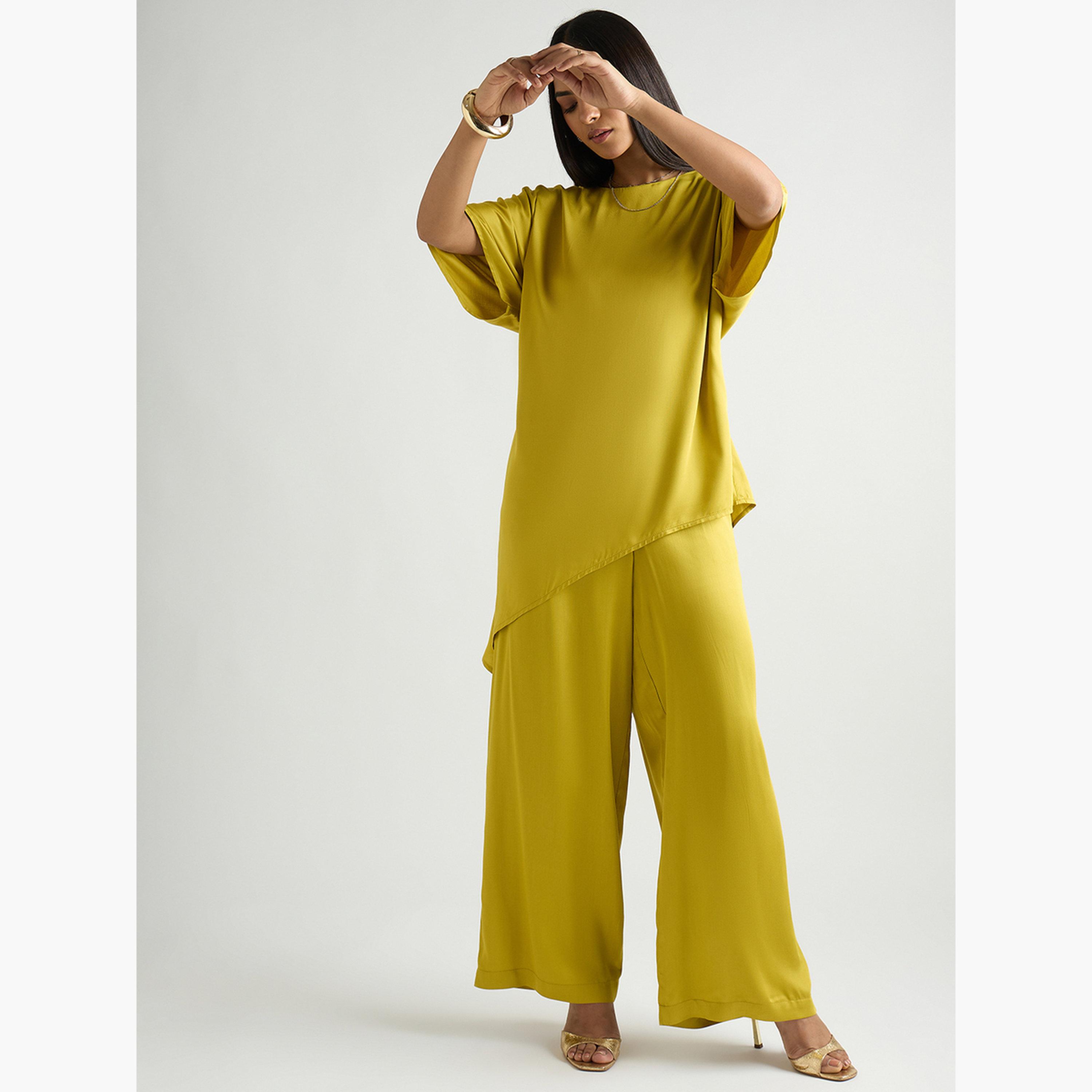 طقم منسق من بنطال وبلوزة ساتان غير متماثلة الطول-women-clothing-coordsets-image-5