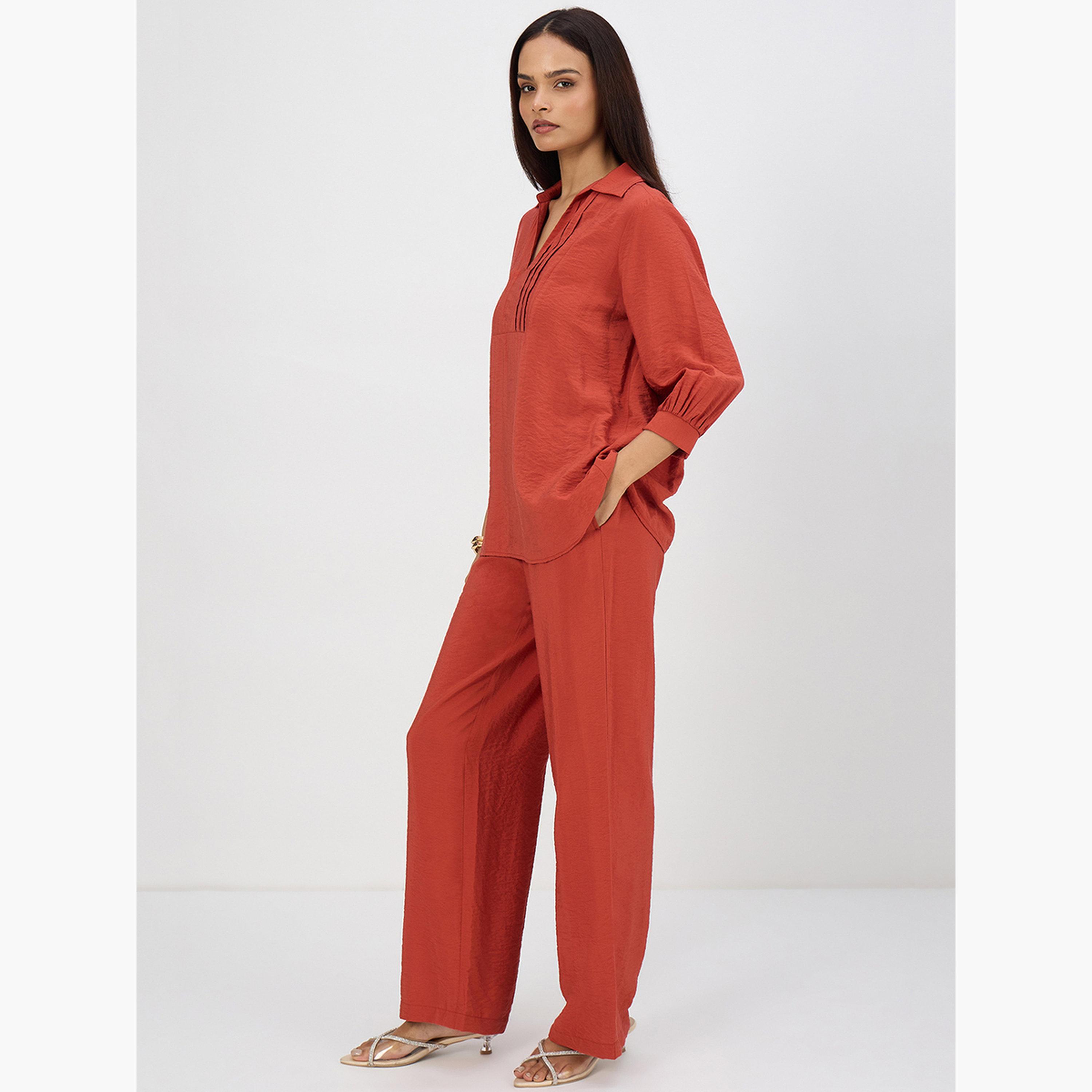 طقم منسق من بنطال وبلوزة مزينة بكسرات-women-clothing-coordsets-image-3