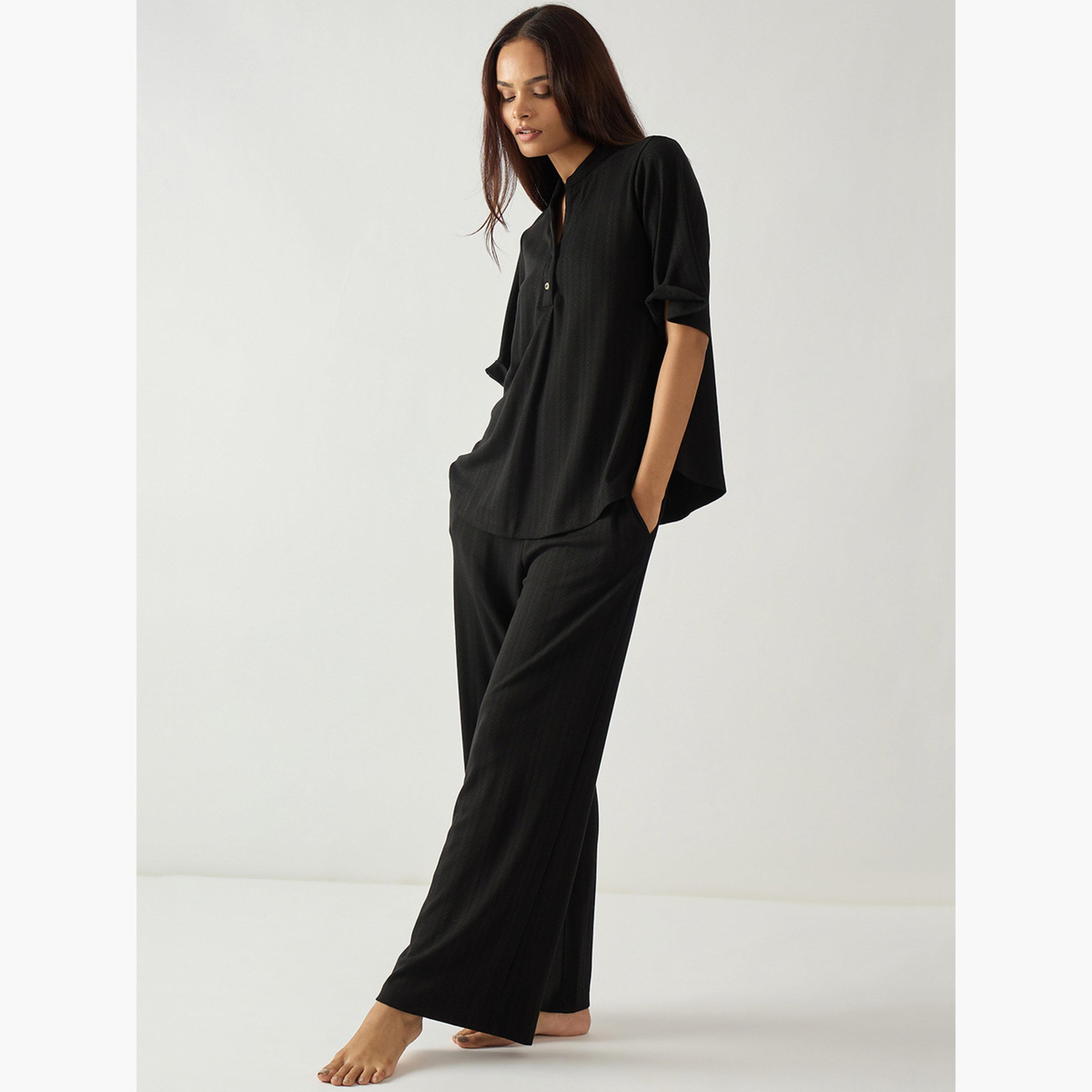 طقم ملابس منزلية بلوزة وبنطلون جيرسيه بنسيج بارز-women-clothing-nightwear-pyjamas-longsets-image-3