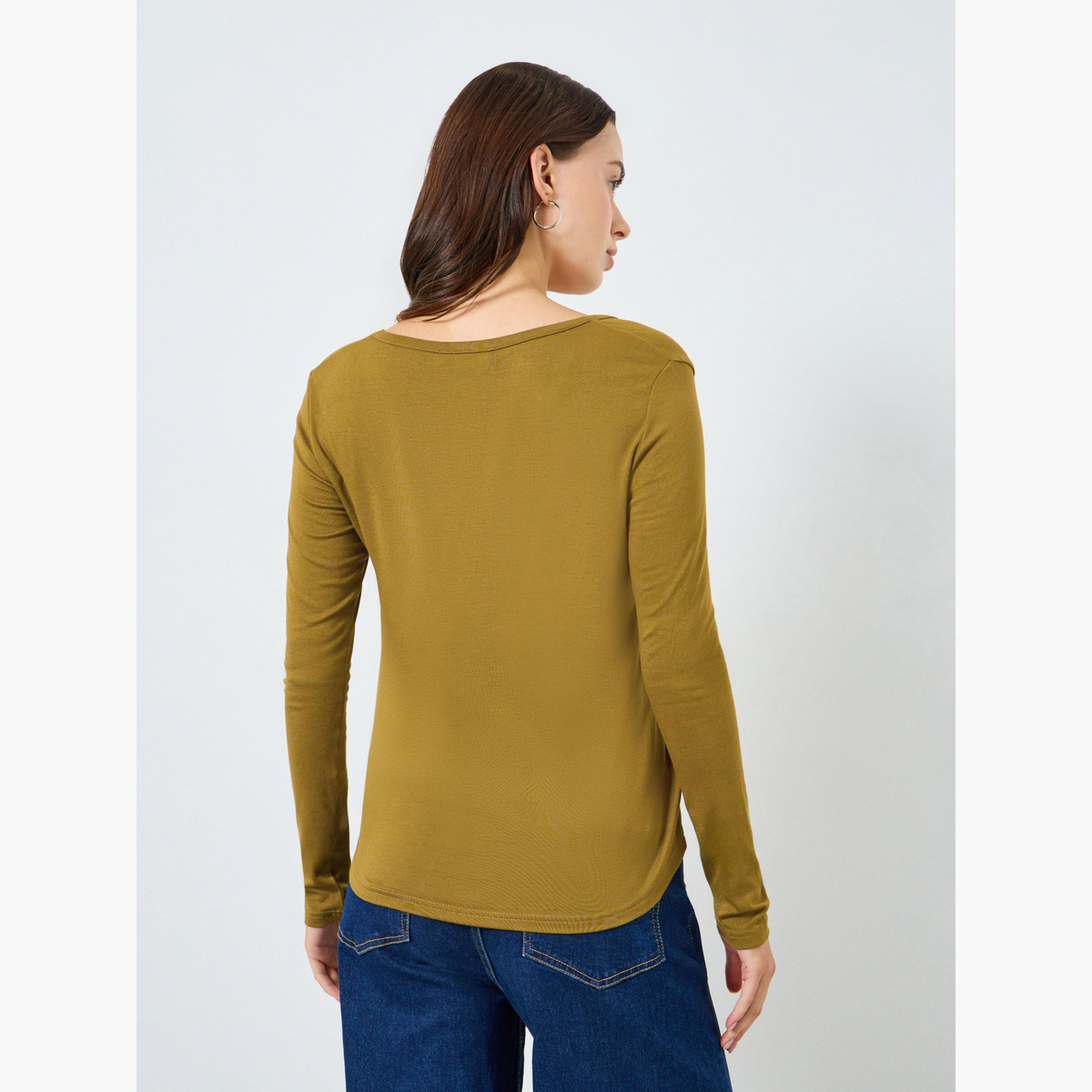 بلوزة بتفاصيل محبوكة بأزرار ورباط-women-clothing-tshirts-image-4