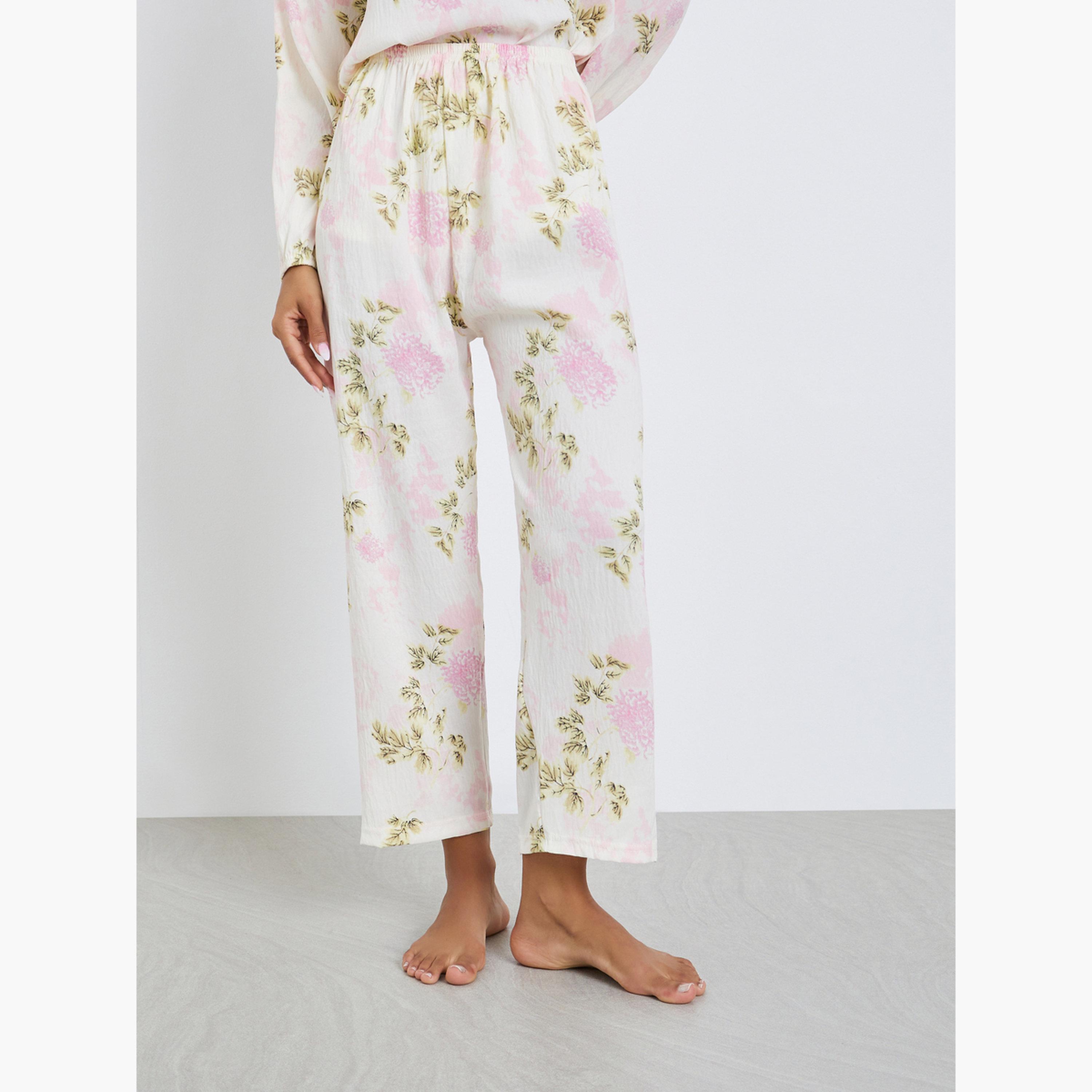 طقم بيجاما من بنطال وبلوزة بطبعة زهور-women-clothing-nightwear-pyjamas-longsets-image-5