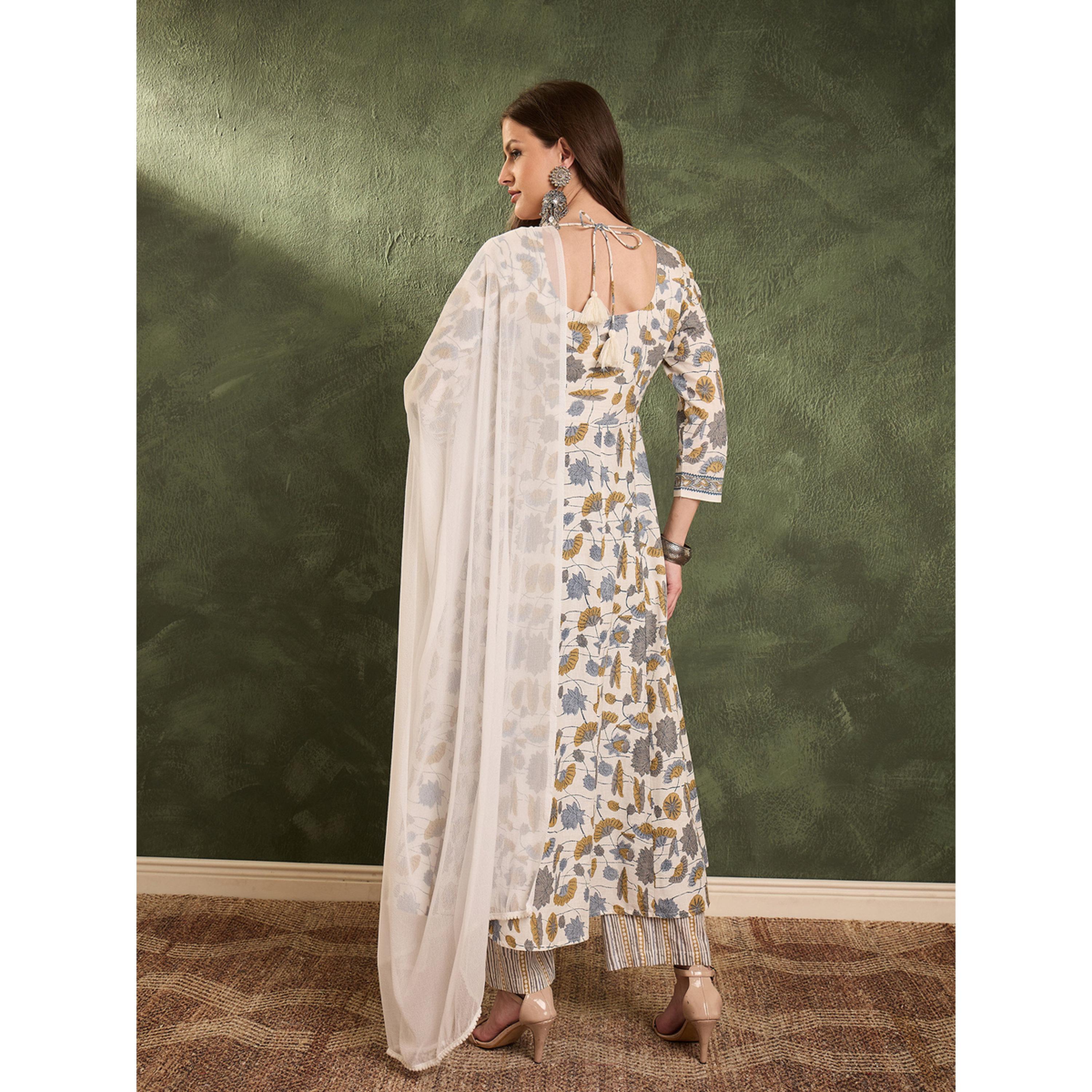 طقم كورتا أناركالي بنقشة زهور مع بنطال ووشاح-women-clothing-coordsets-image-6