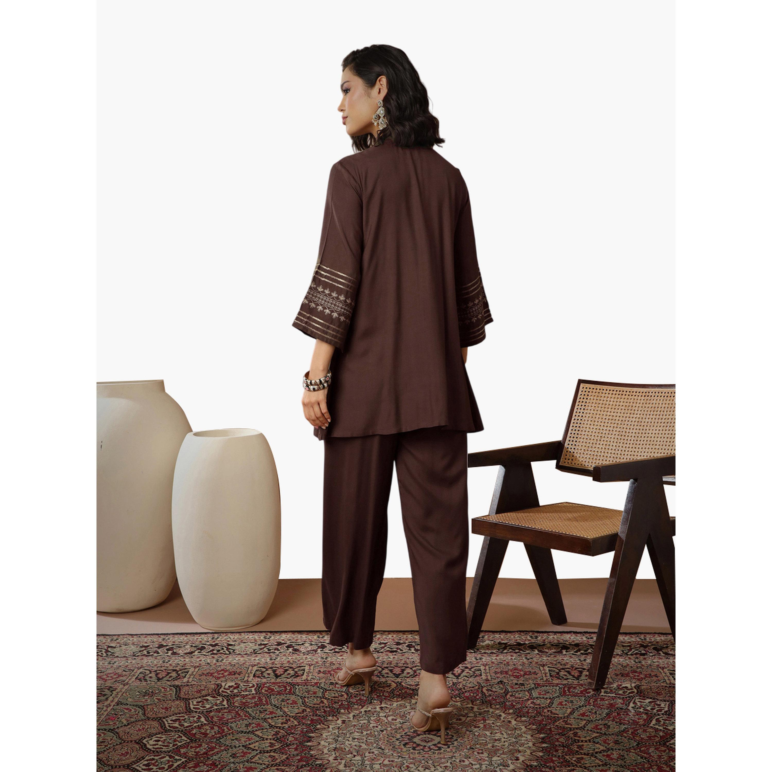 طقم منسق من بنطال وبلوزة بأكمام مطرزة بزي بني-women-clothing-coordsets-image-4