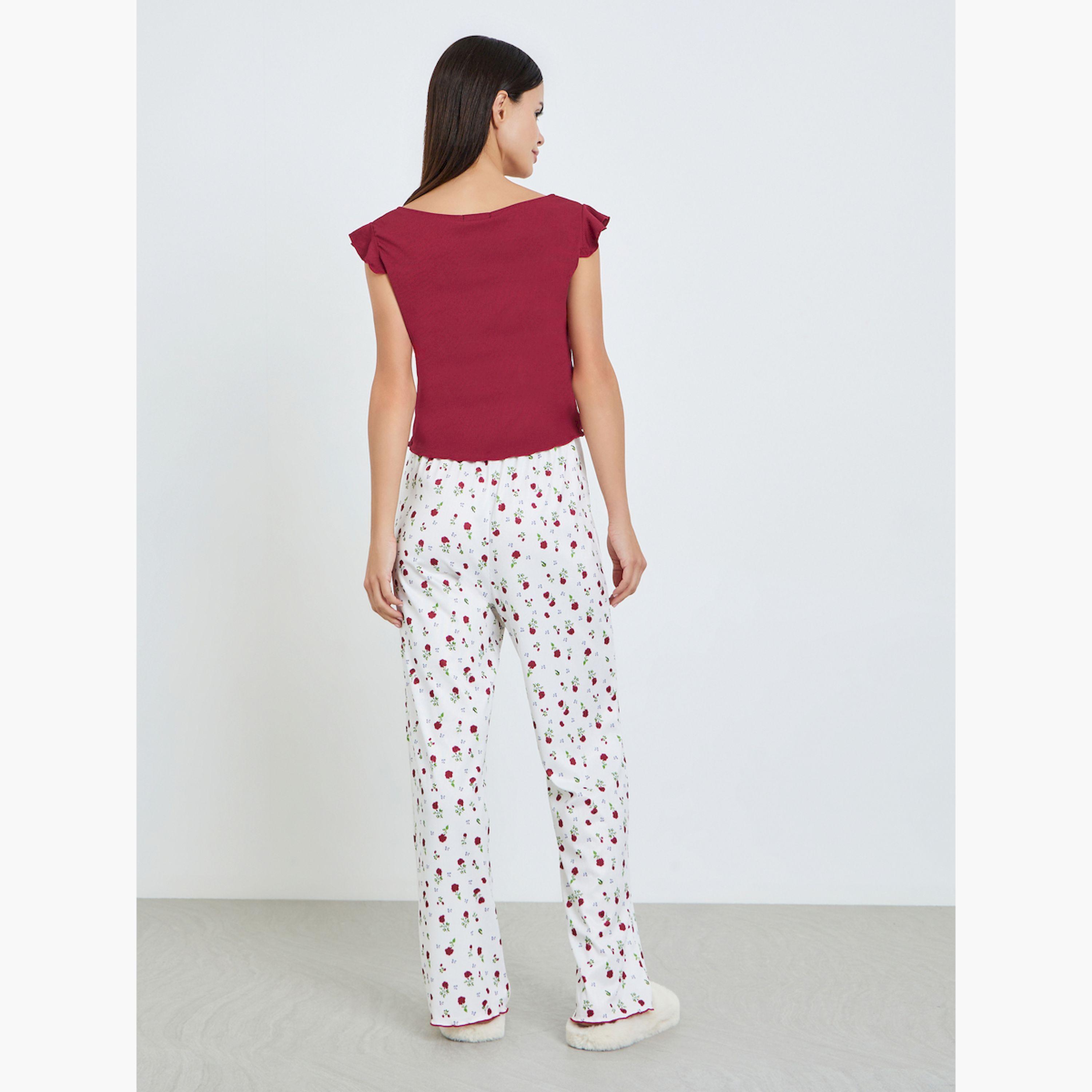طقم بيجاما مطبوع وبلوزة بياقة دانتيل وتفاصيل مُتباينة-women-clothing-nightwear-pyjamas-longsets-image-4