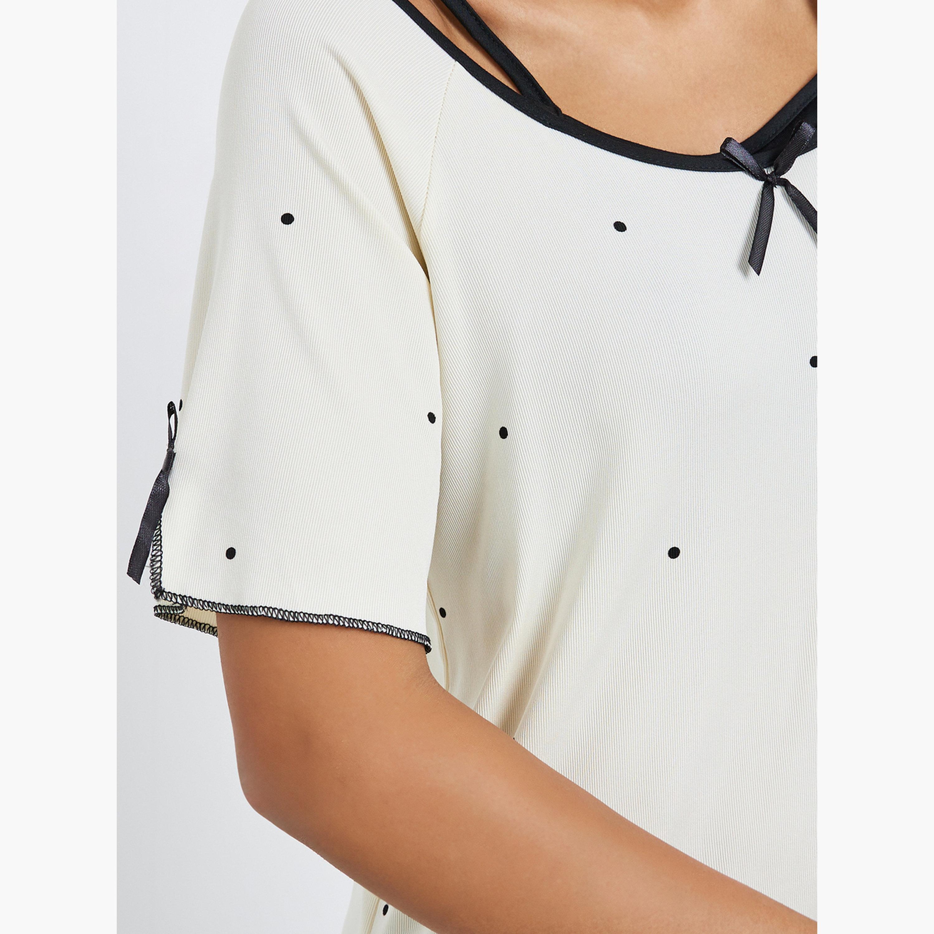 قميص نوم بطبعة نقاط ومزين بفيونكة-women-clothing-nightwear-nighties-image-3